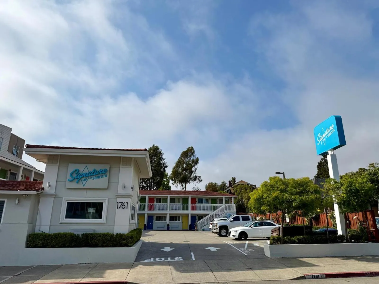 Property building in Signature Inn Berkeley