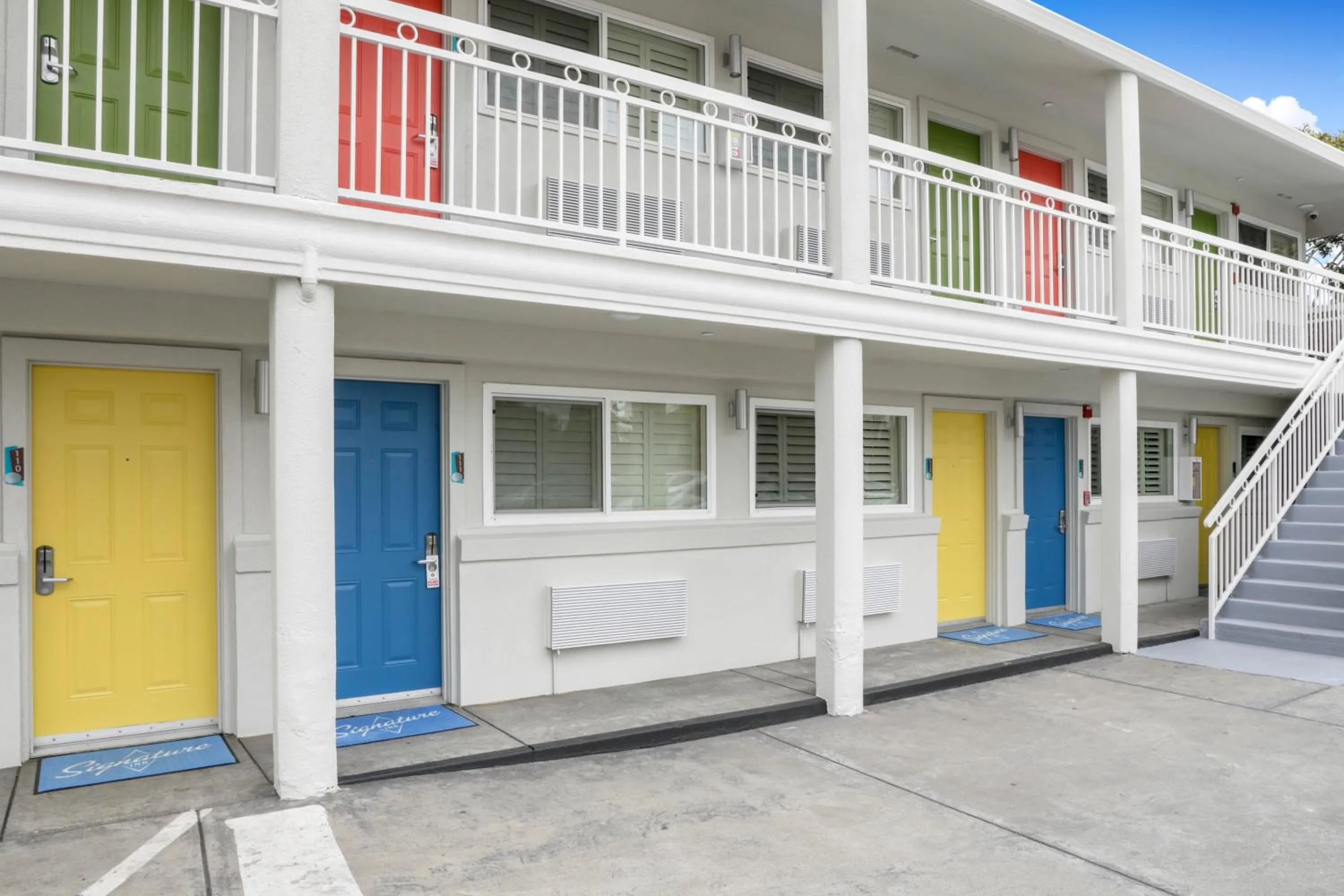 Property building in Signature Inn Berkeley