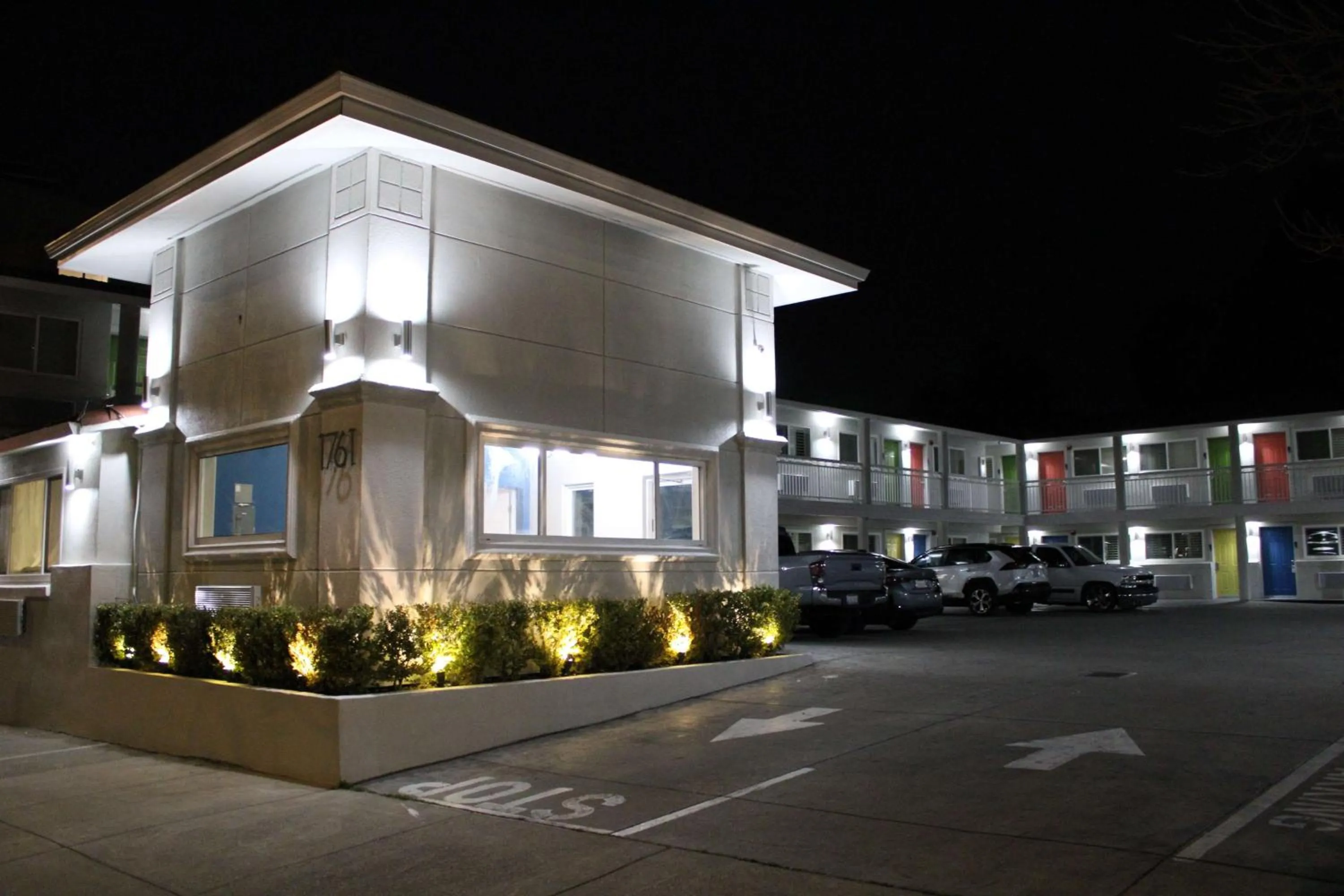 Property building in Signature Inn Berkeley