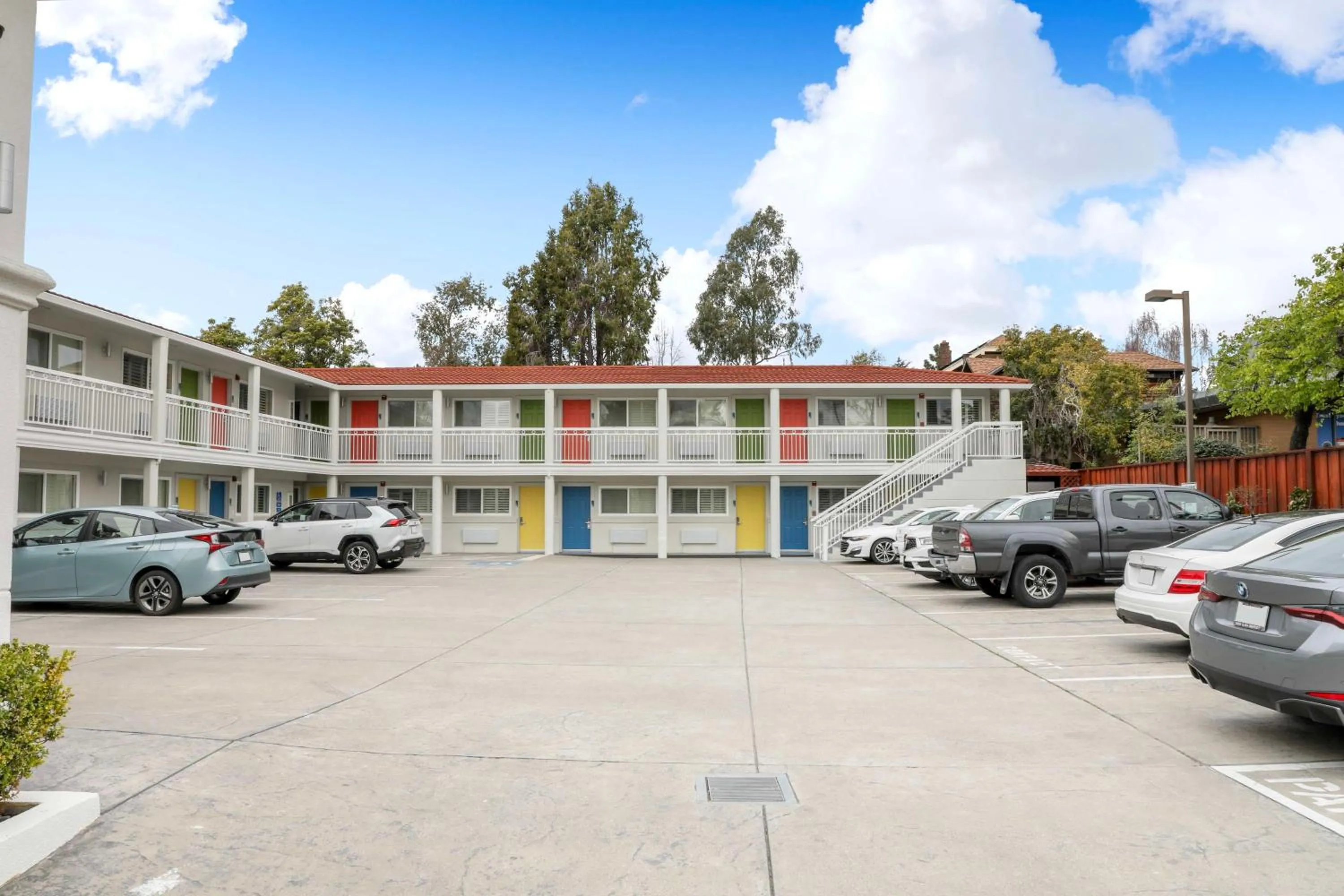 Property building in Signature Inn Berkeley