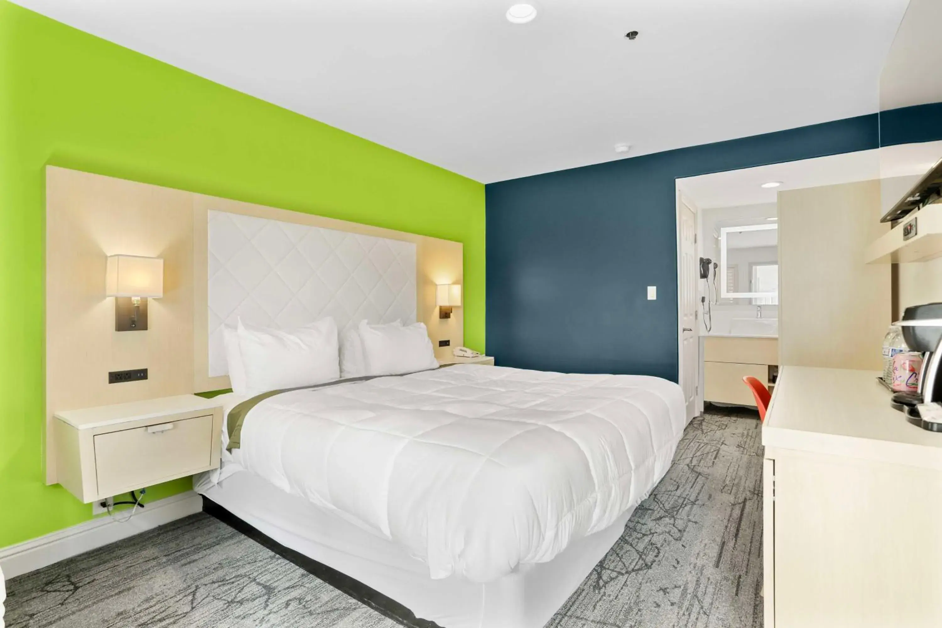 Bedroom, Bed in Inn at University Bedroom, Bed in Inn at University