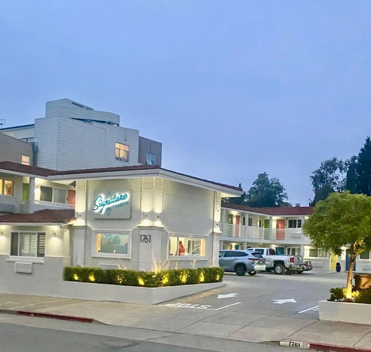 Property building in Signature Inn Berkeley