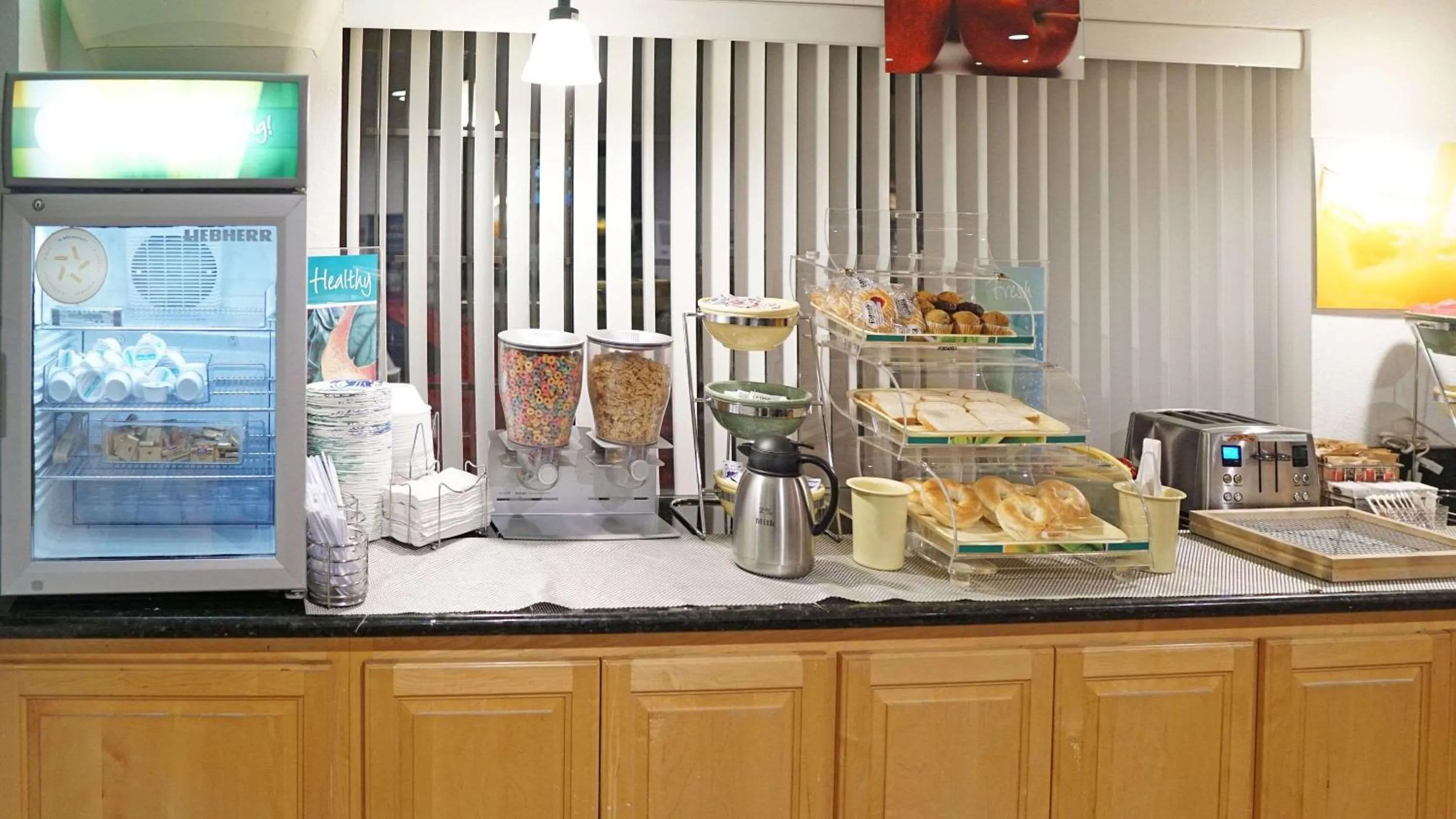 Breakfast in Quality Inn Near Fort Hunter Liggett