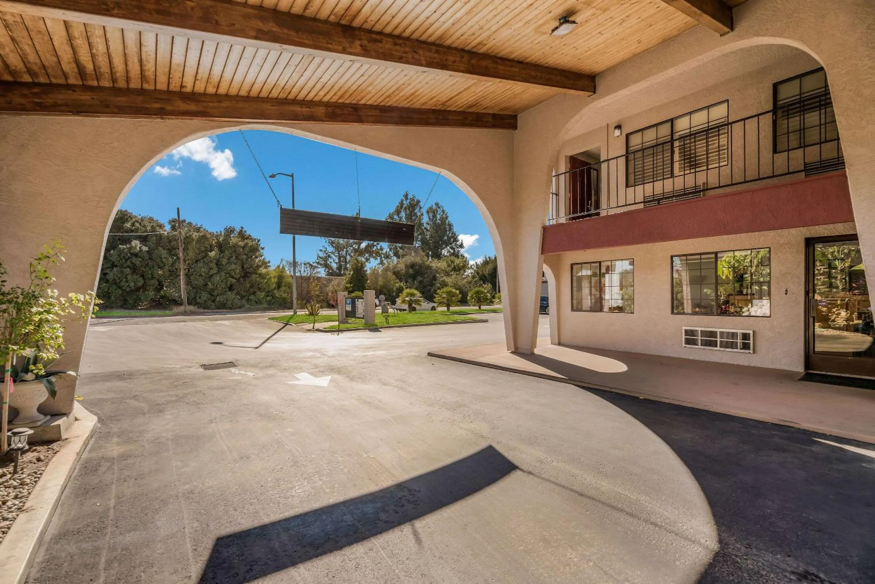 Property building in Quality Inn Near Fort Hunter Liggett