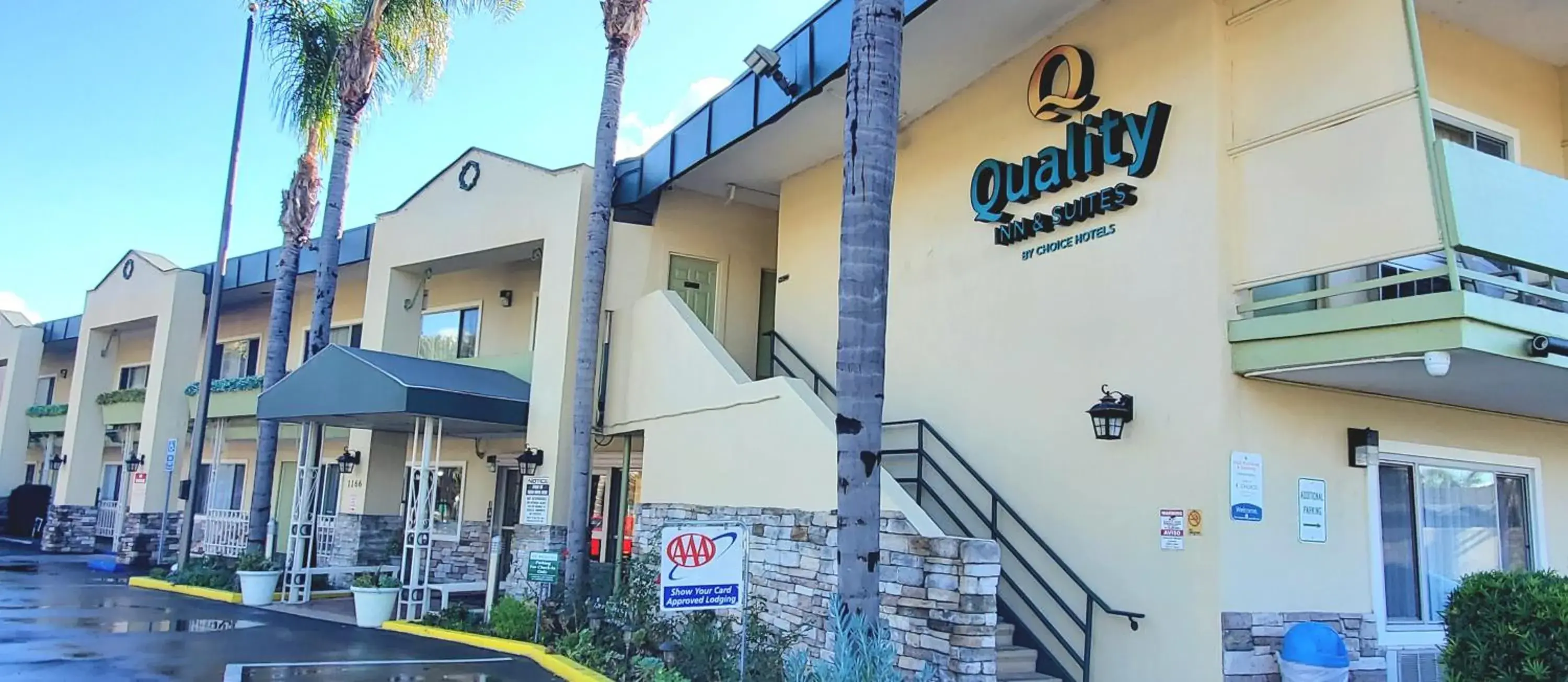 Property building in Quality Inn & Suites Anaheim at the Park Property building in Quality Inn & Suites Anaheim at the Park