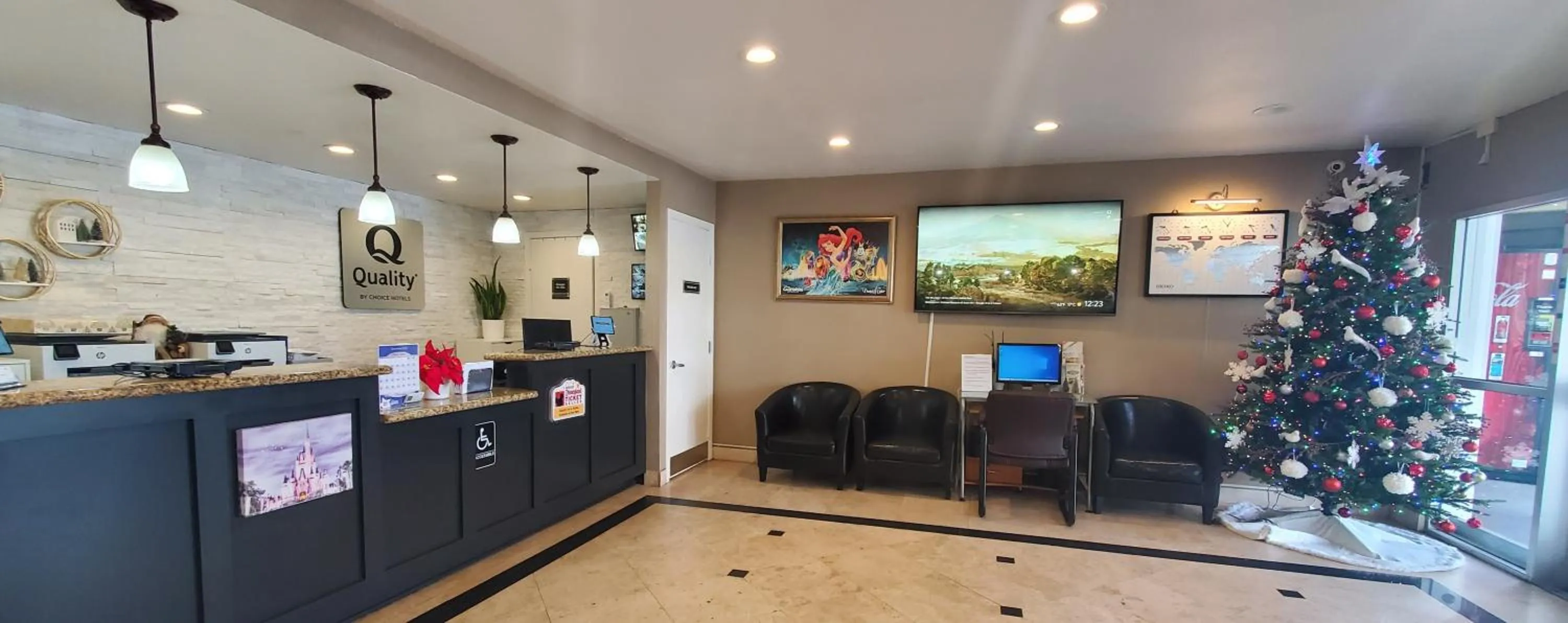 Lobby or reception in Quality Inn & Suites Anaheim at the Park