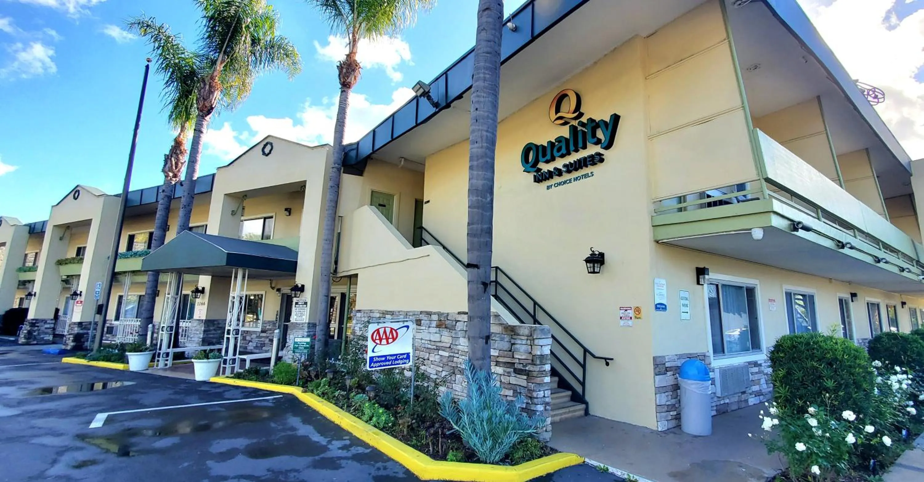 Property building in Quality Inn & Suites Anaheim at the Park