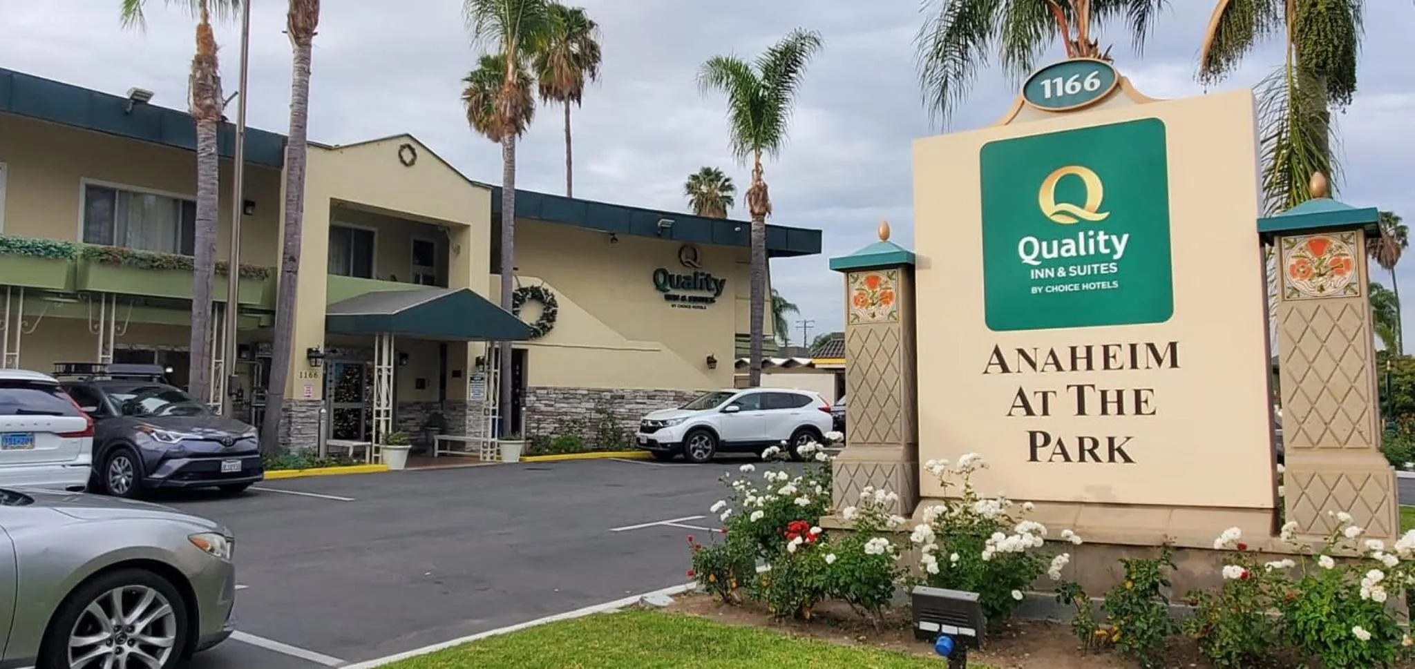 Property building in Quality Inn & Suites Anaheim at the Park