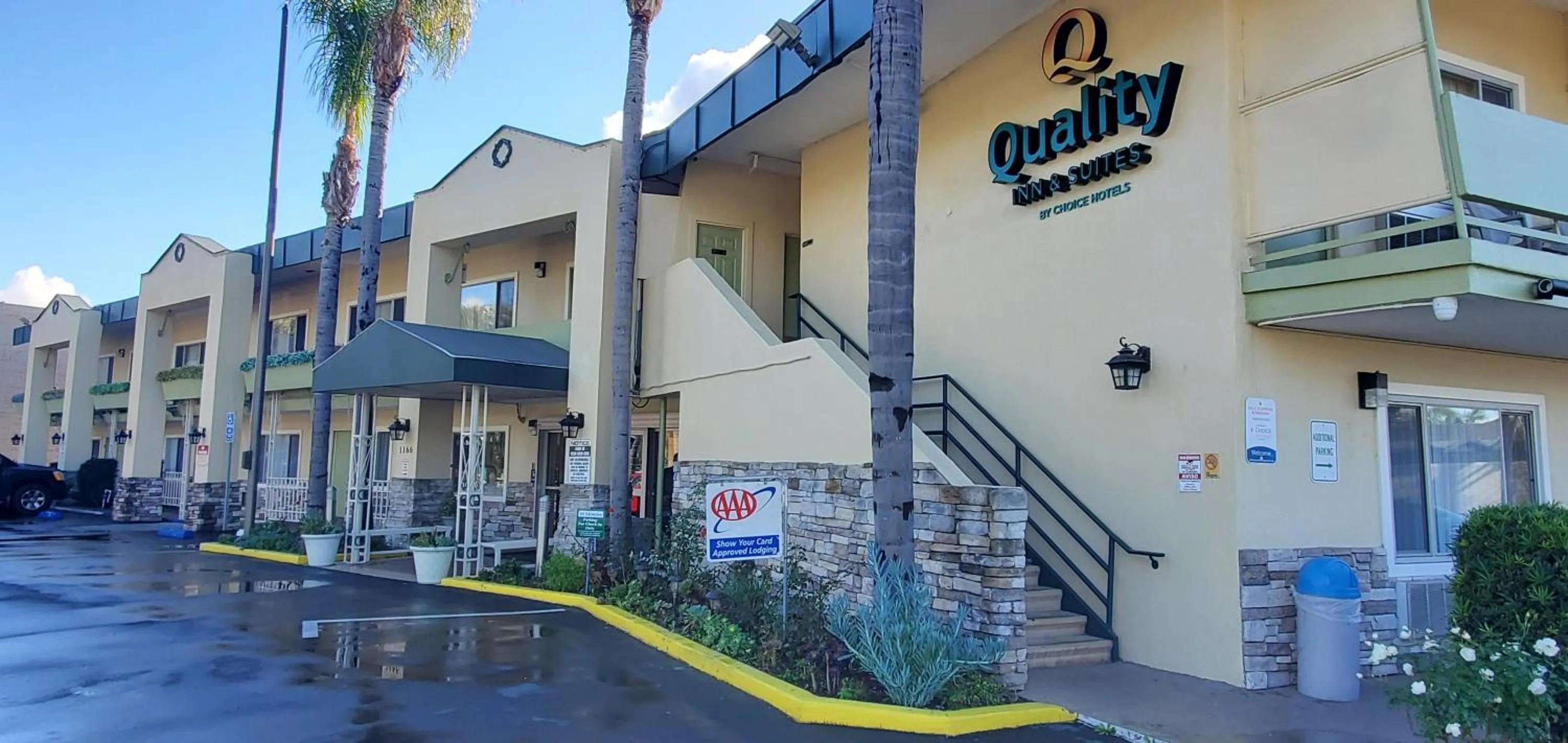 Property building in Quality Inn & Suites Anaheim at the Park
