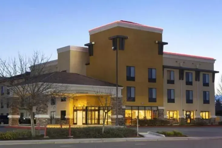 Property building in University Hotel Davis Area by IHG Property building in University Hotel Davis Area by IHG