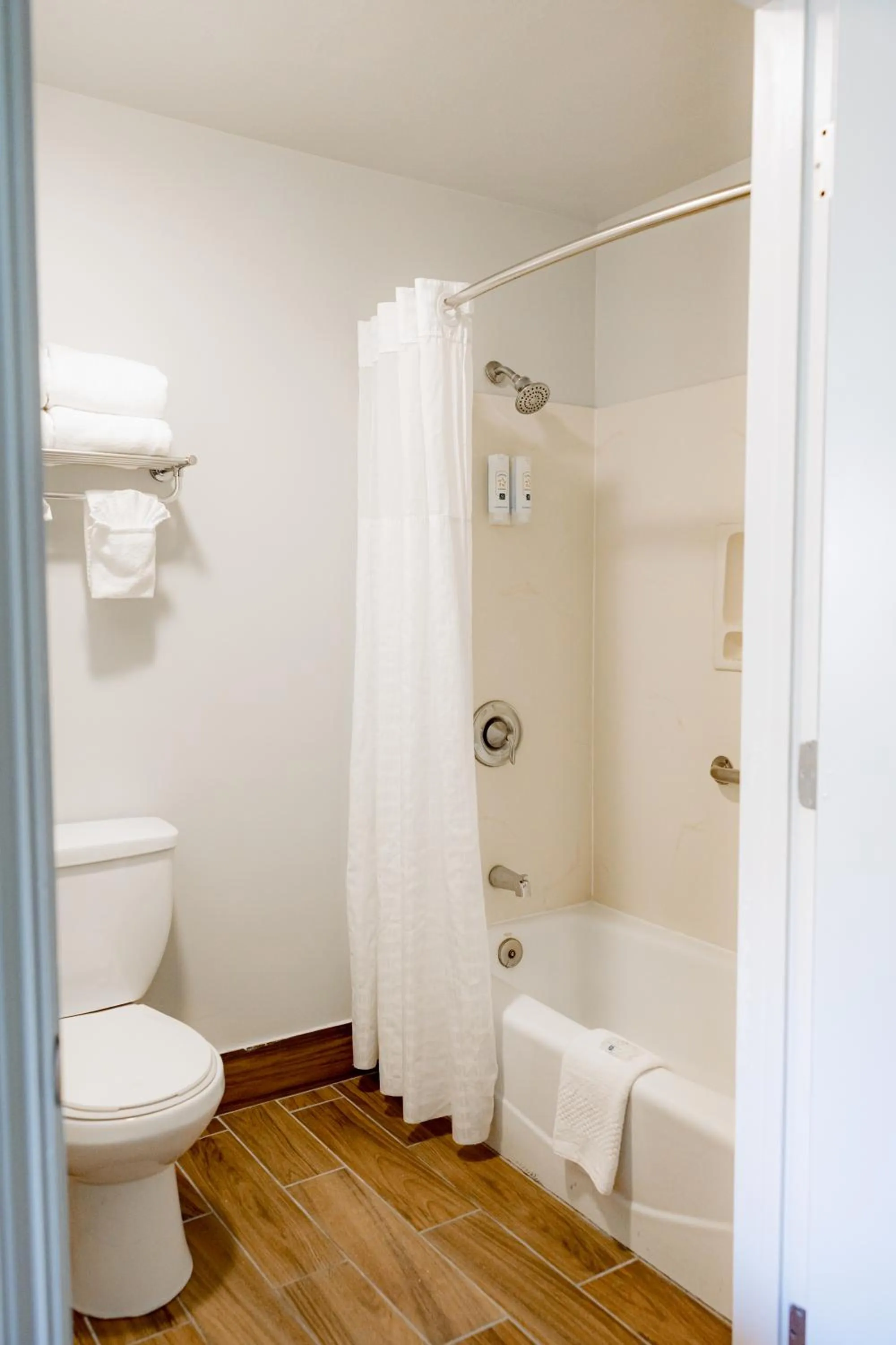 Quality Inn & Suites Lathrop