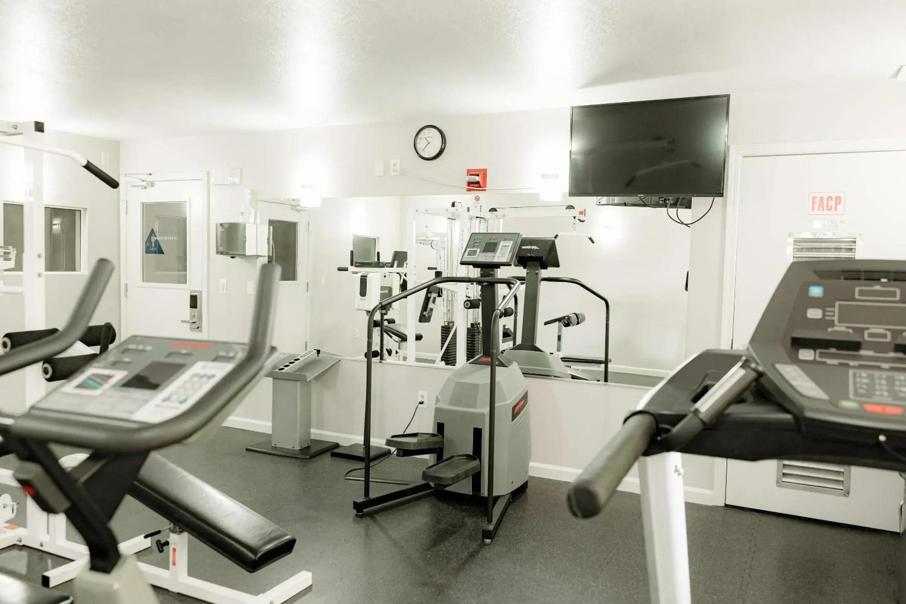 Fitness centre/facilities in Quality Inn & Suites Lathrop Fitness centre/facilities in Quality Inn & Suites Lathrop