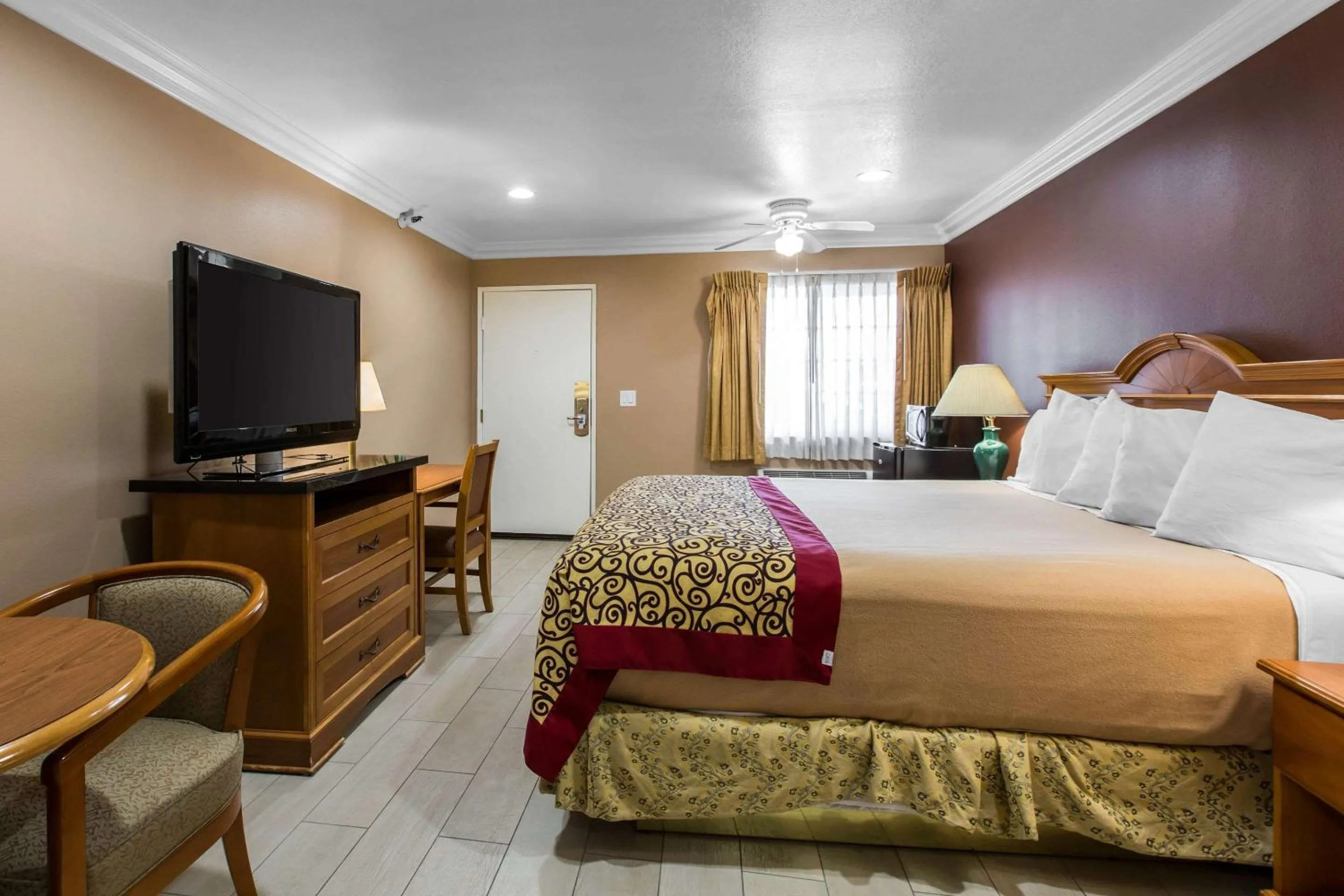 Photo of the whole room, Bed in Rodeway Inn Cypress - Buena Park