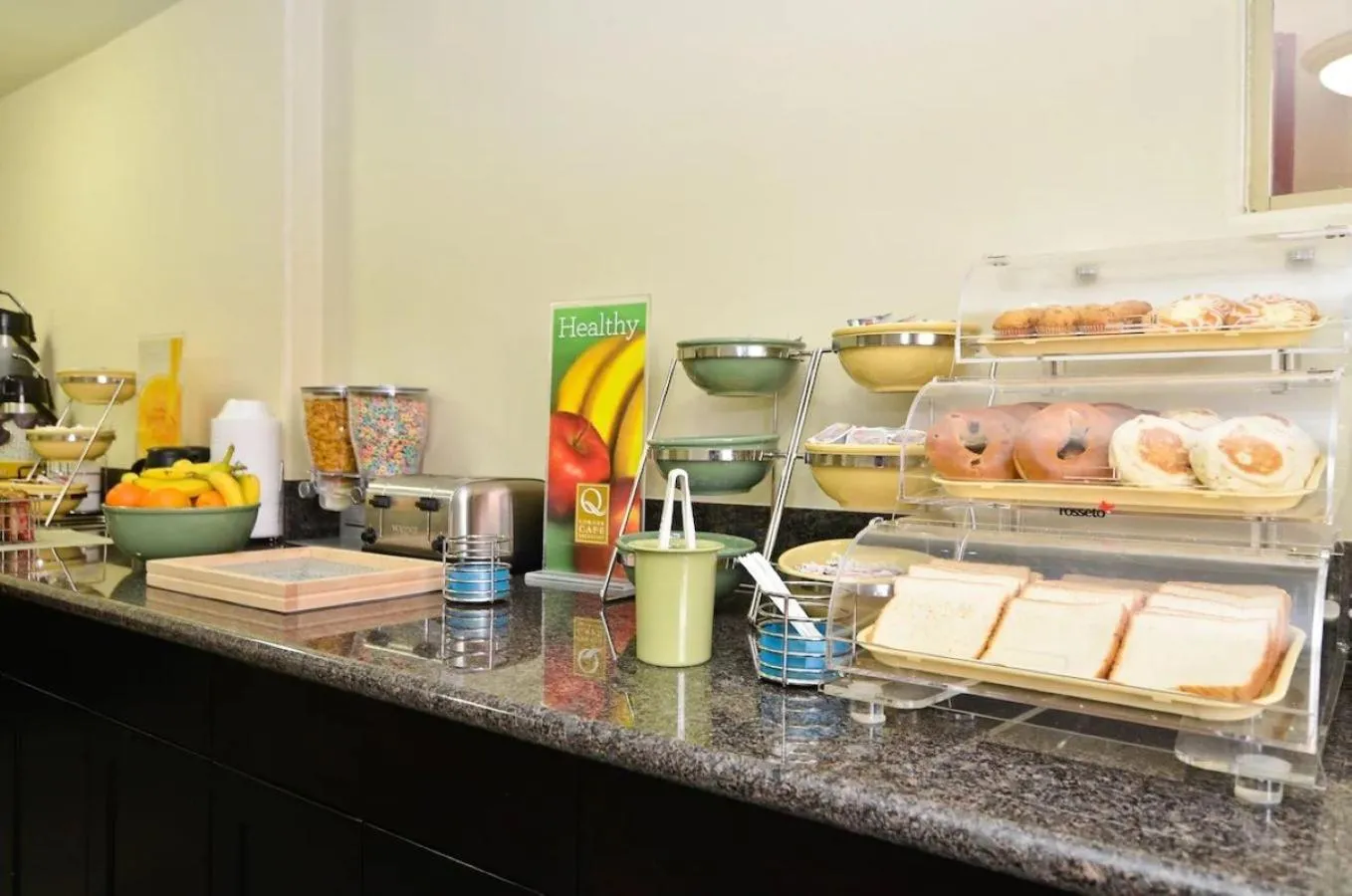 Breakfast in Comfort Inn San Diego Miramar