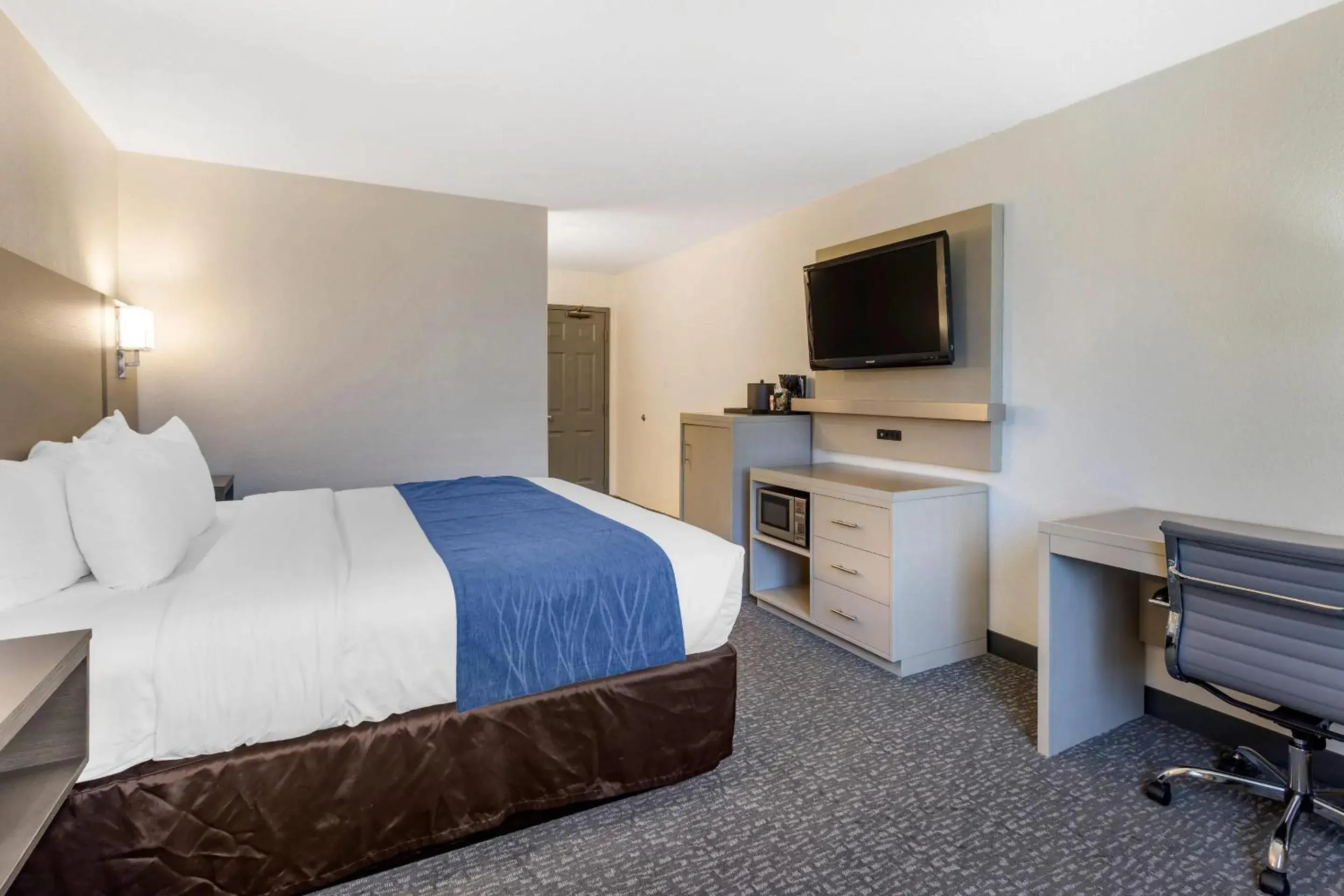 Bedroom, Bed in Comfort Inn San Diego Miramar Bedroom, Bed in Comfort Inn San Diego Miramar