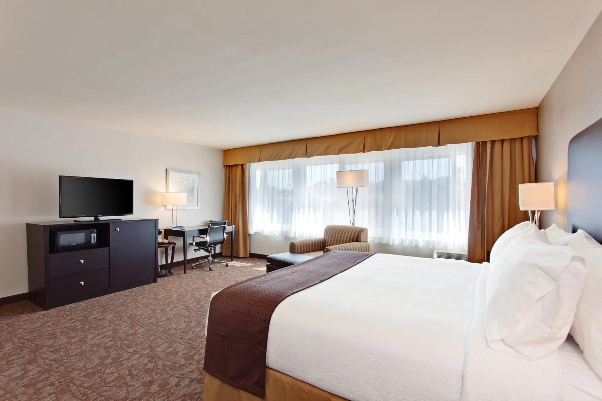 Photo of the whole room in Holiday Inn West Covina by IHG