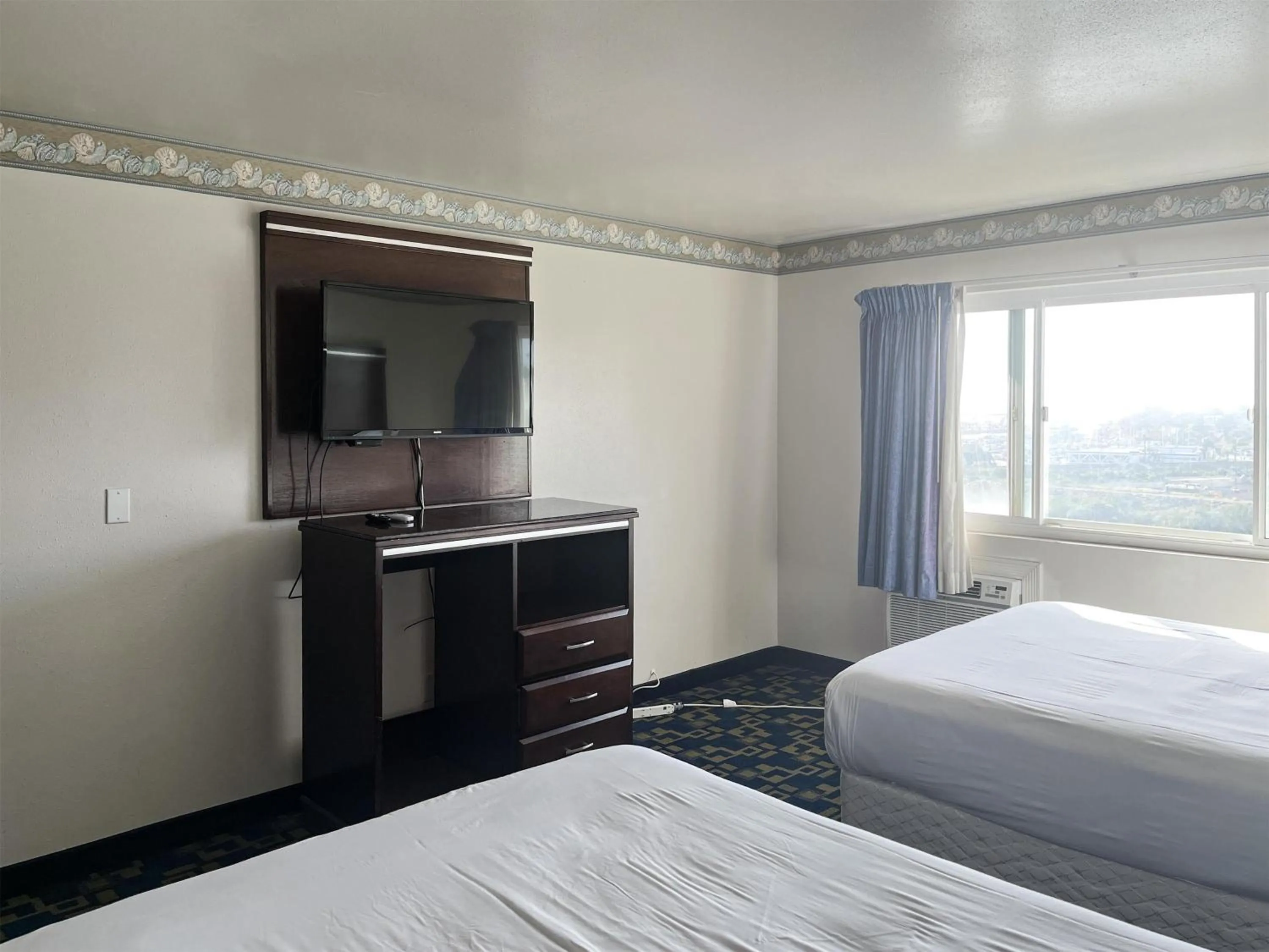 Bedroom, Bed in Oceanside, CA – Marina / Camp Pendleton