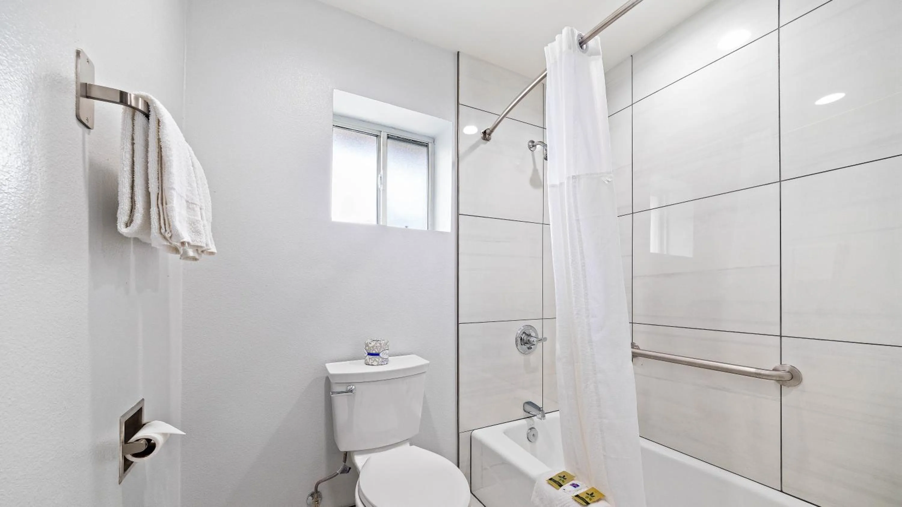 Bathroom in Oceanside, CA – Marina / Camp Pendleton