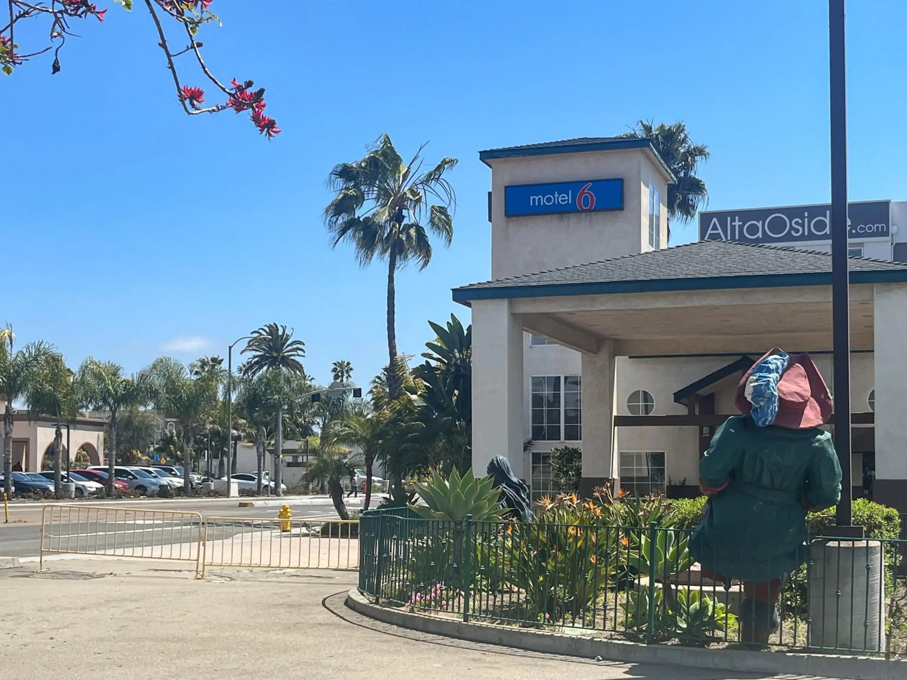 Property building in Oceanside, CA – Marina / Camp Pendleton Property building in Oceanside, CA – Marina / Camp Pendleton