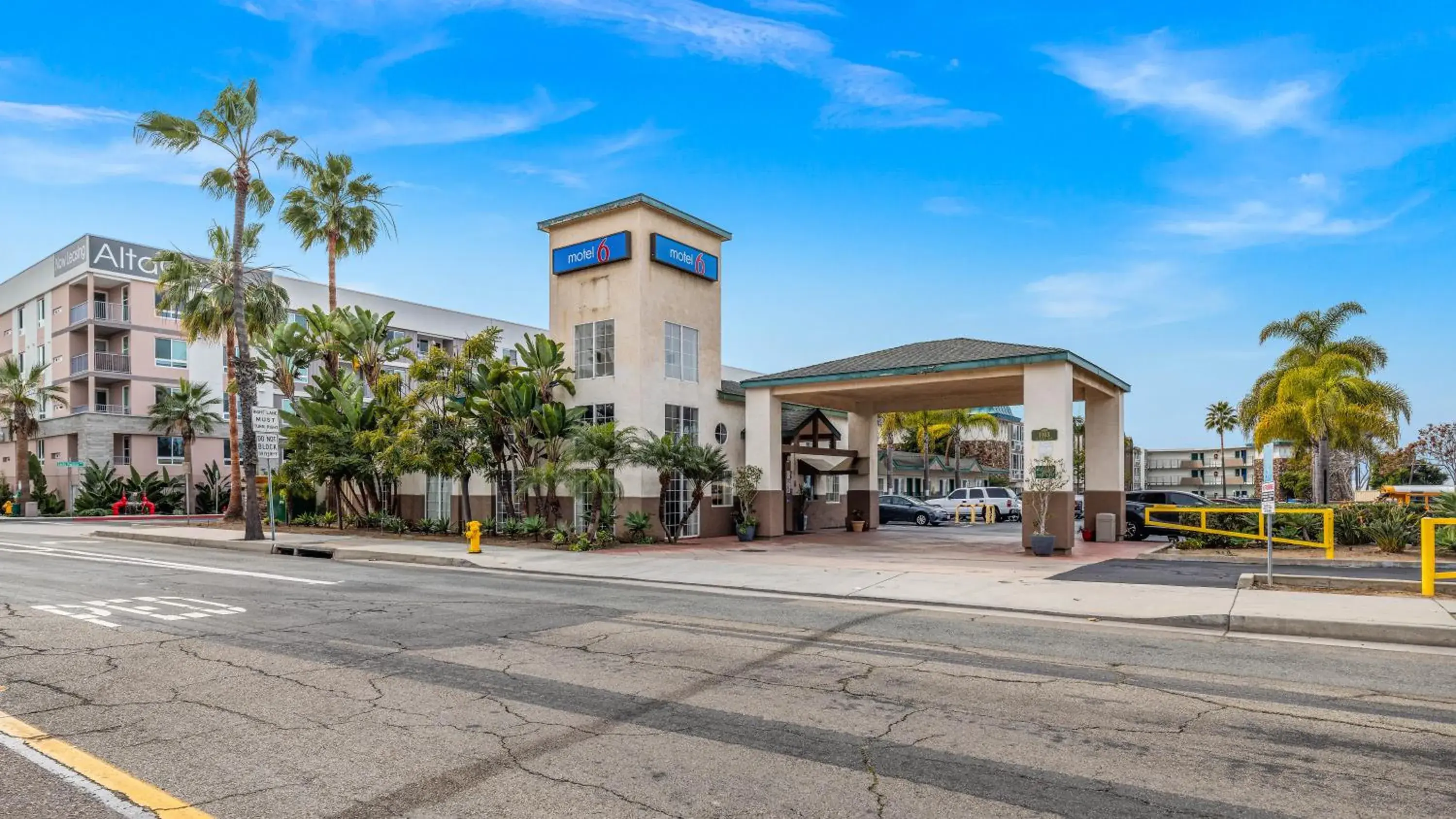 Property building in Oceanside, CA – Marina / Camp Pendleton Property building in Oceanside, CA – Marina / Camp Pendleton