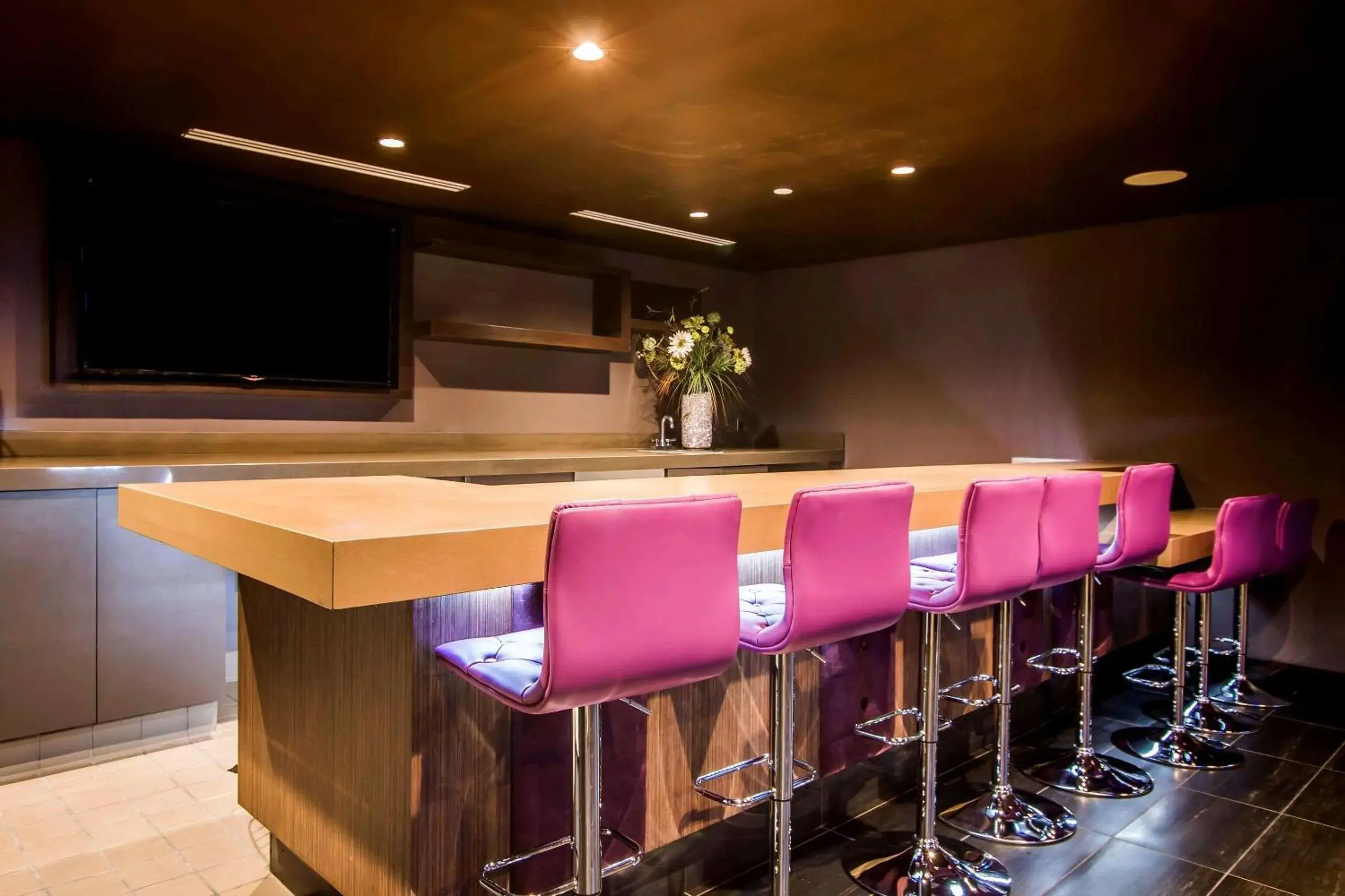 Breakfast in Tilt Hotel Universal-Hollywood, an Ascend Collection Hotel Breakfast in Tilt Hotel Universal-Hollywood, an Ascend Collection Hotel