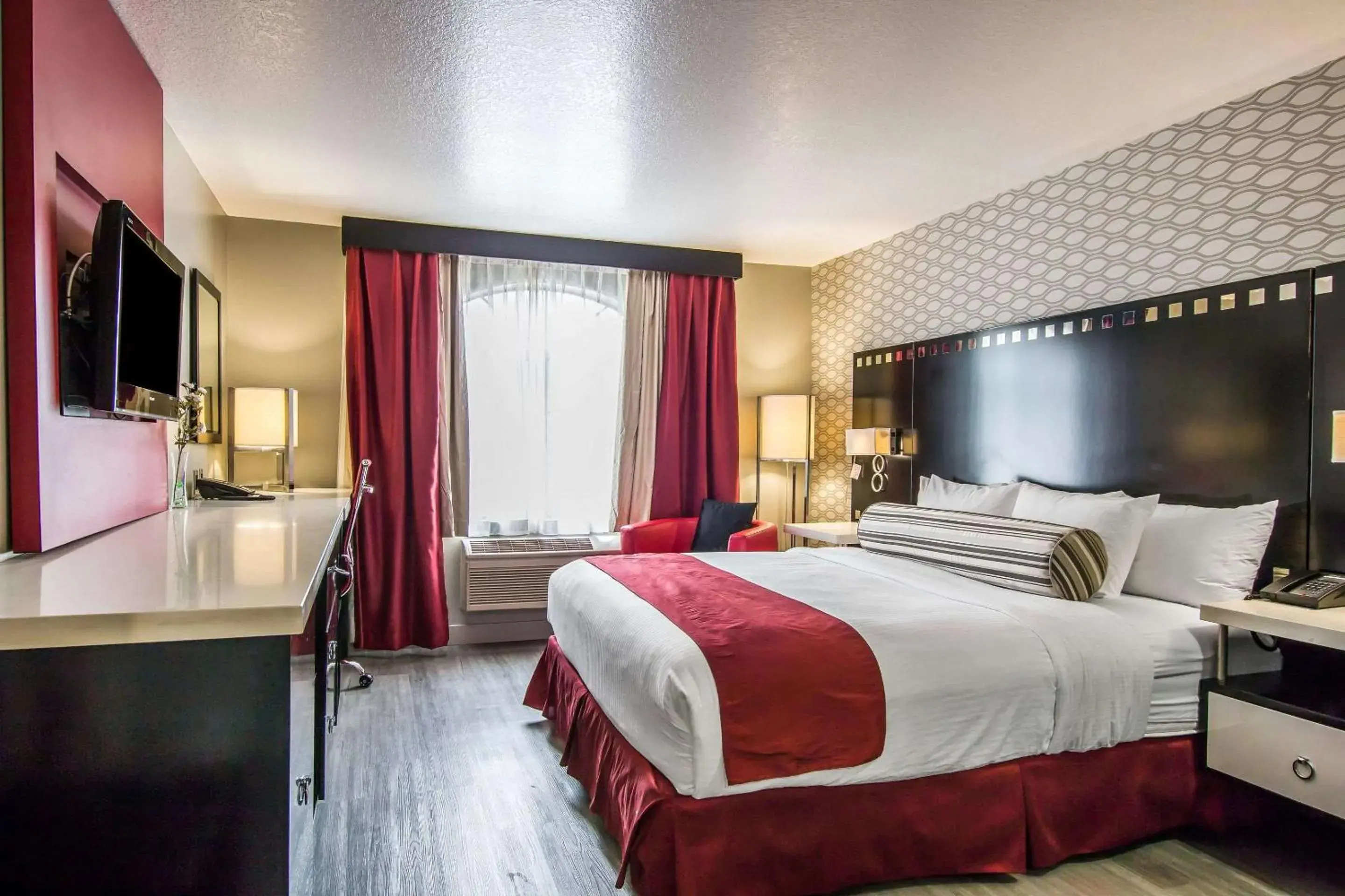 Bedroom, Bed in Tilt Hotel Universal-Hollywood, an Ascend Collection Hotel Bedroom, Bed in Tilt Hotel Universal-Hollywood, an Ascend Collection Hotel