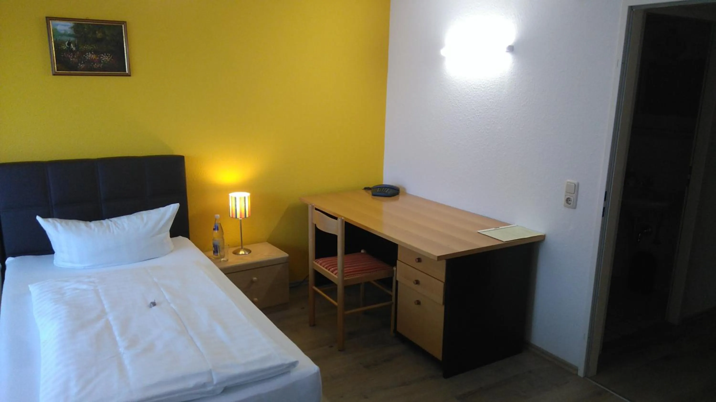 Decorative detail, Bed in Hotel Arheilger Hof