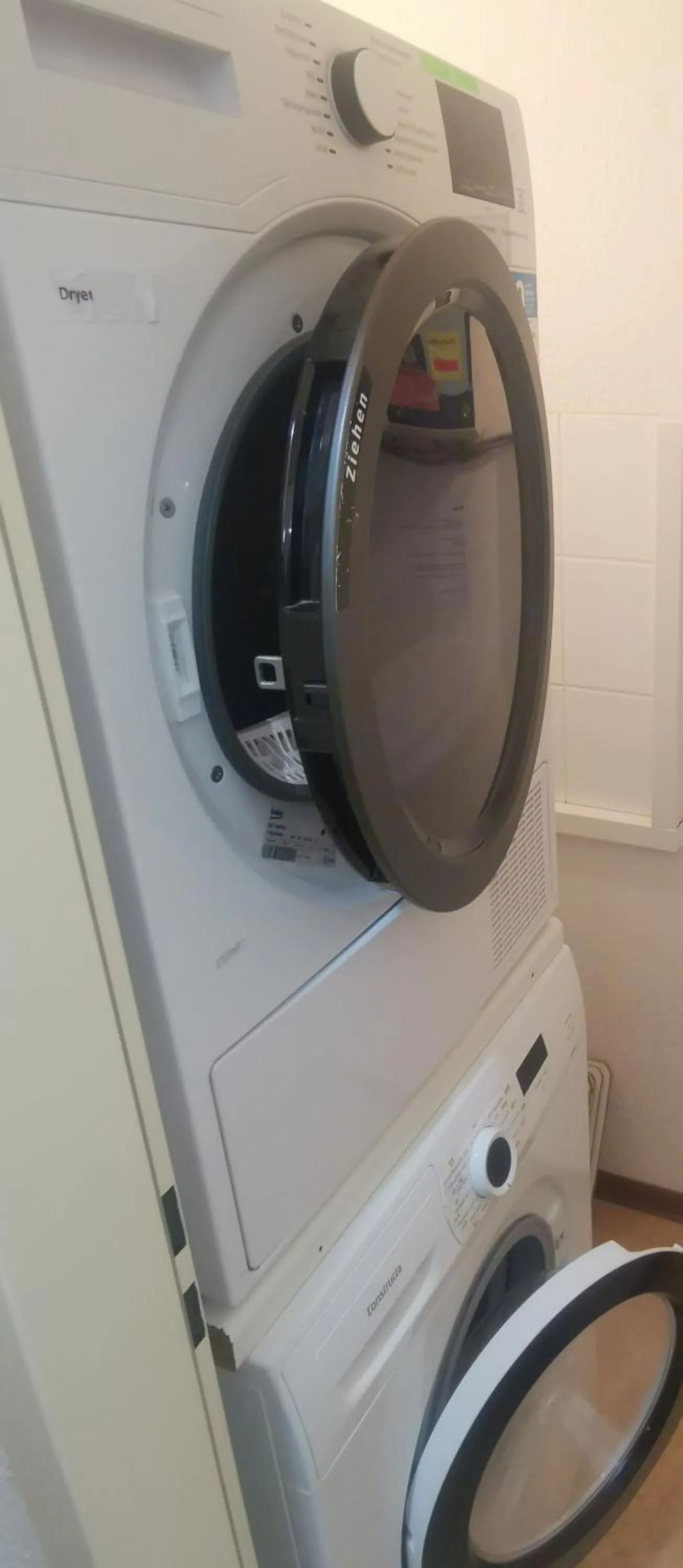 washing machine in Hotel Arheilger Hof