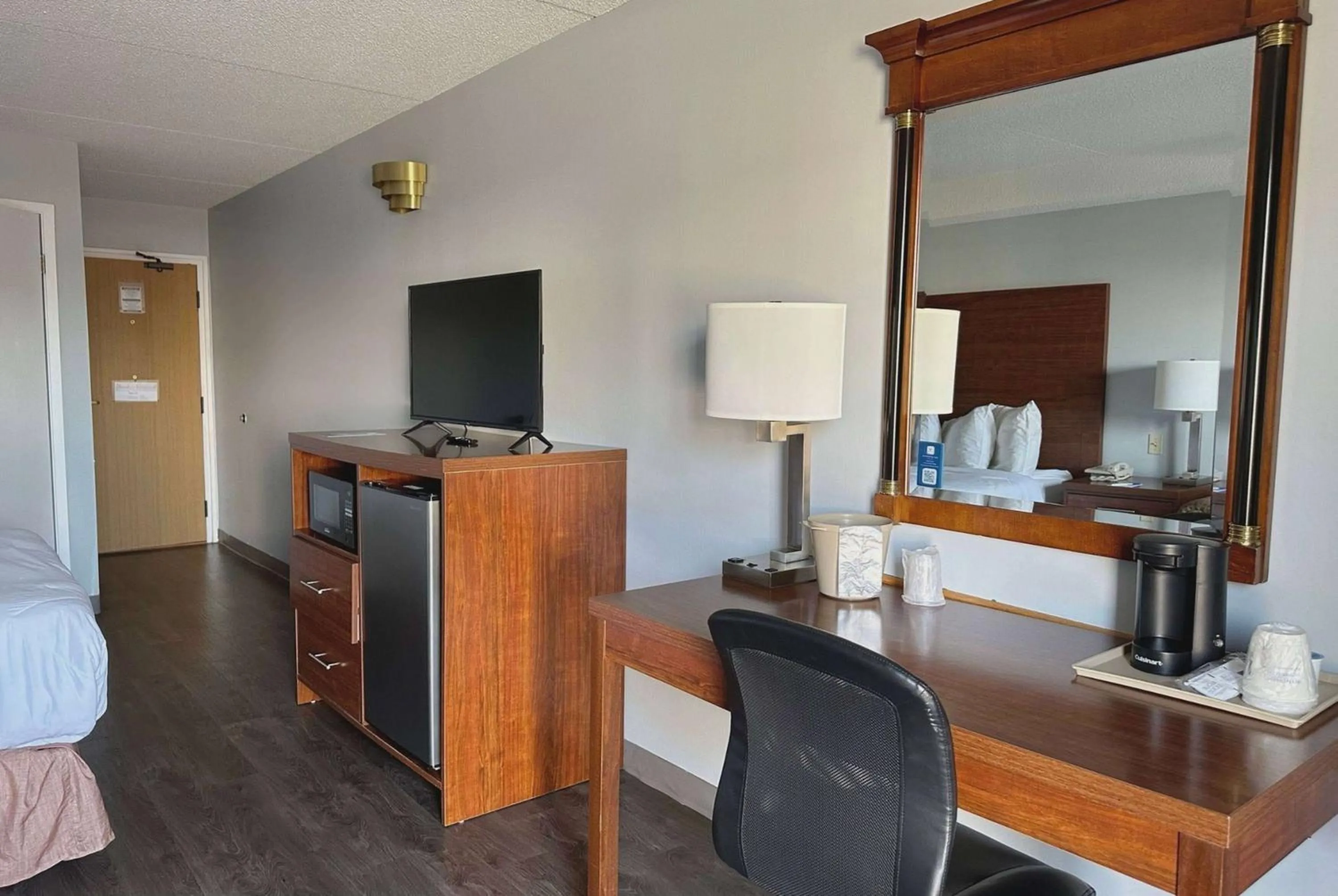 Photo of the whole room, Bed in Travelodge by Wyndham Welland