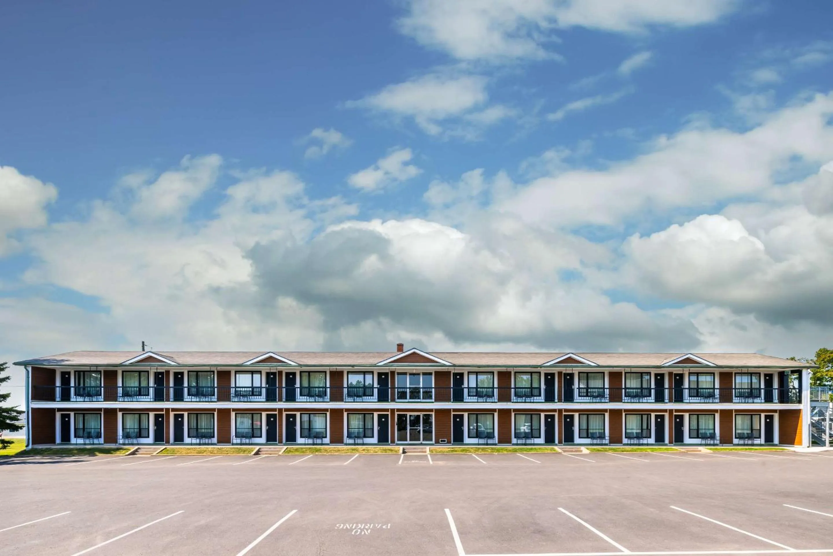 Property building in Quality Inn & Suites Garden of the Gulf