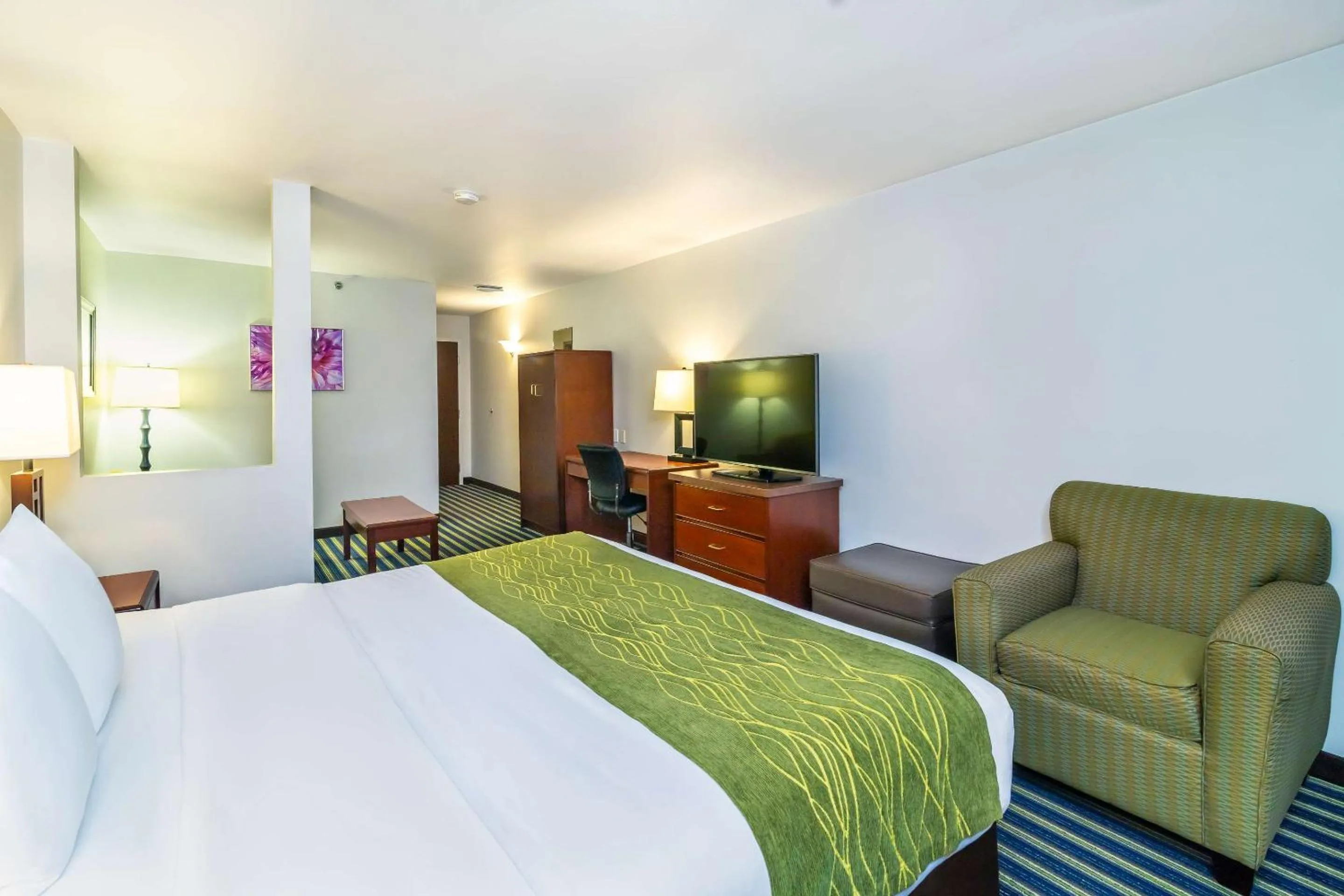 Bedroom, Bed in Comfort Inn & Suites