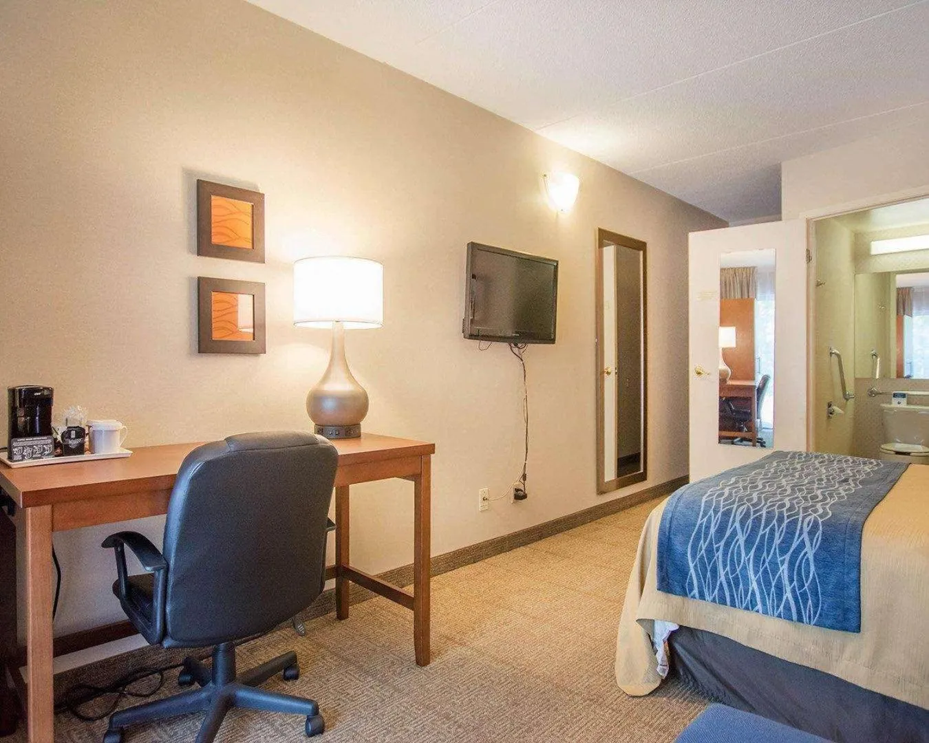 Bedroom, Bed in Comfort Inn