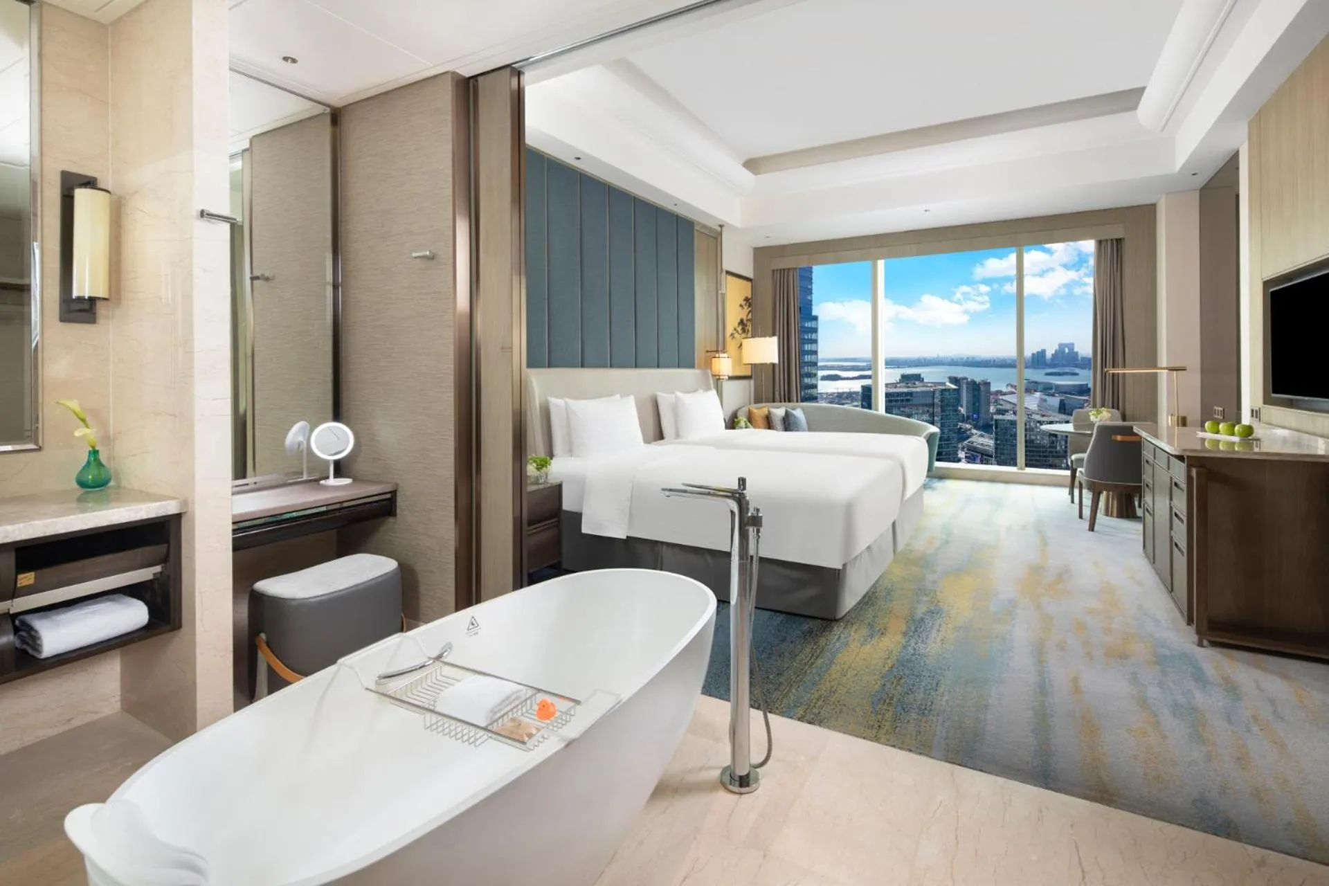 Bed in Shangri-La Yuanqu, Suzhou