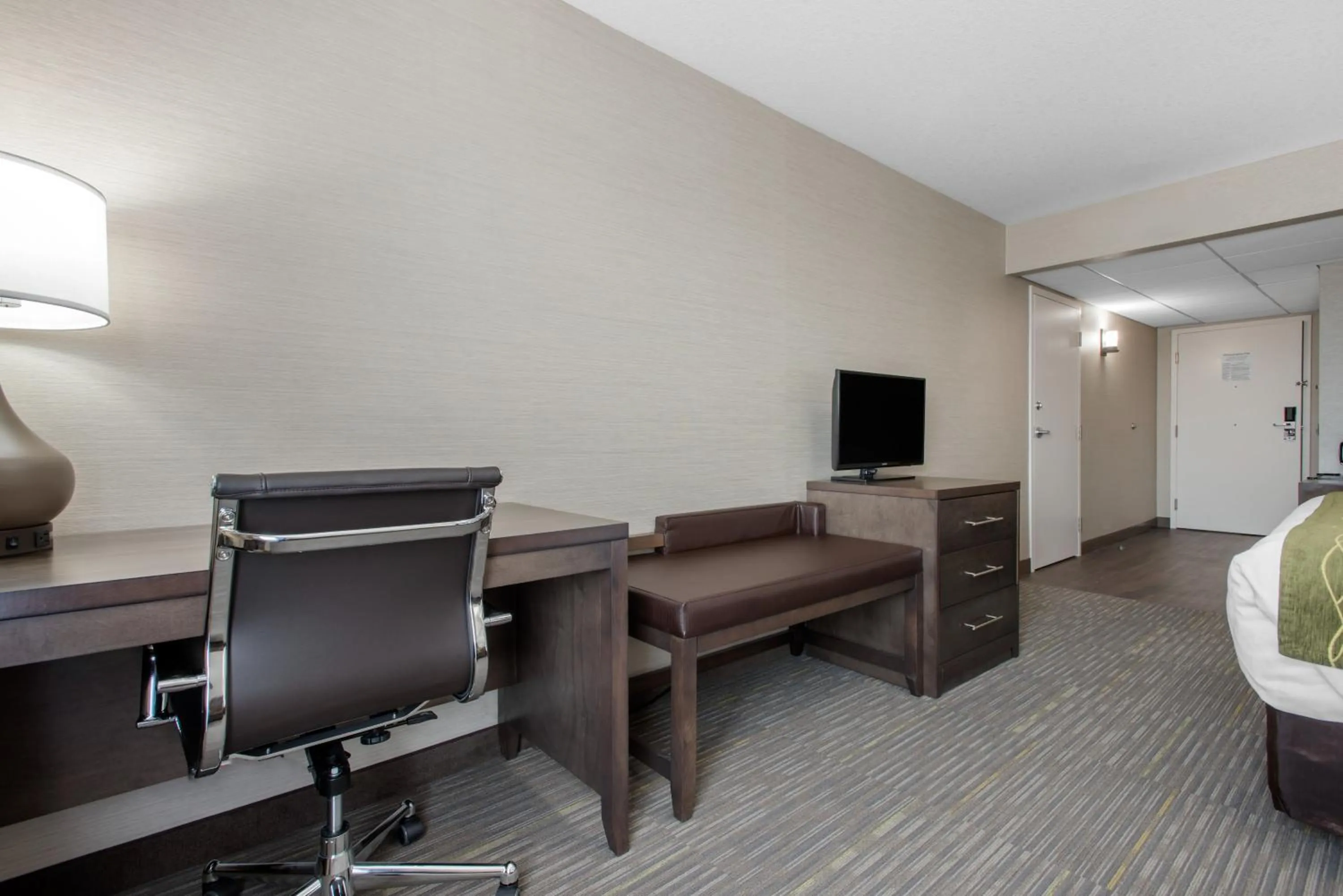 TV and multimedia in Comfort Inn & Suites