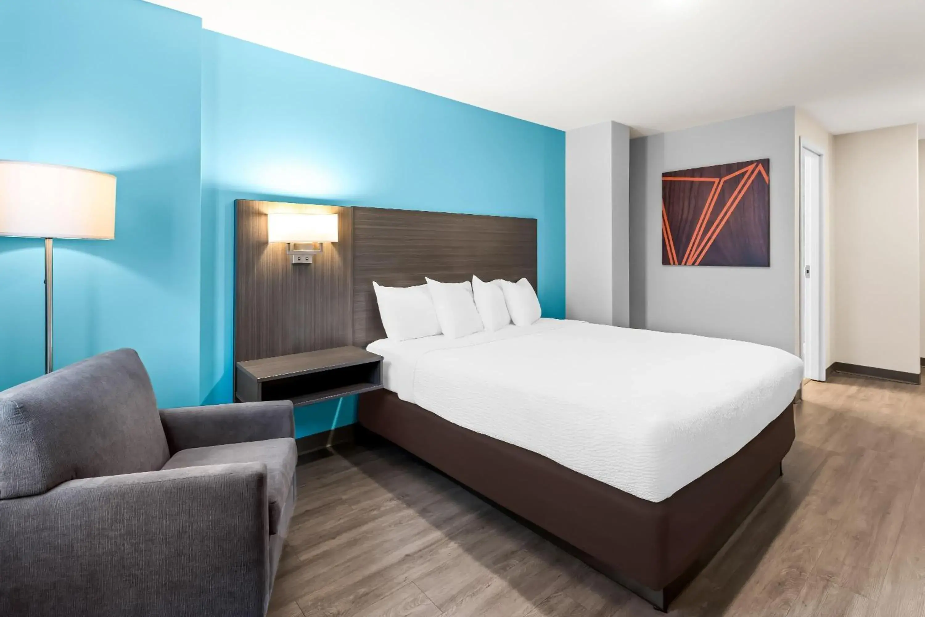 Bed in Howard Johnson by Wyndham Thunder Bay Bed in Howard Johnson by Wyndham Thunder Bay