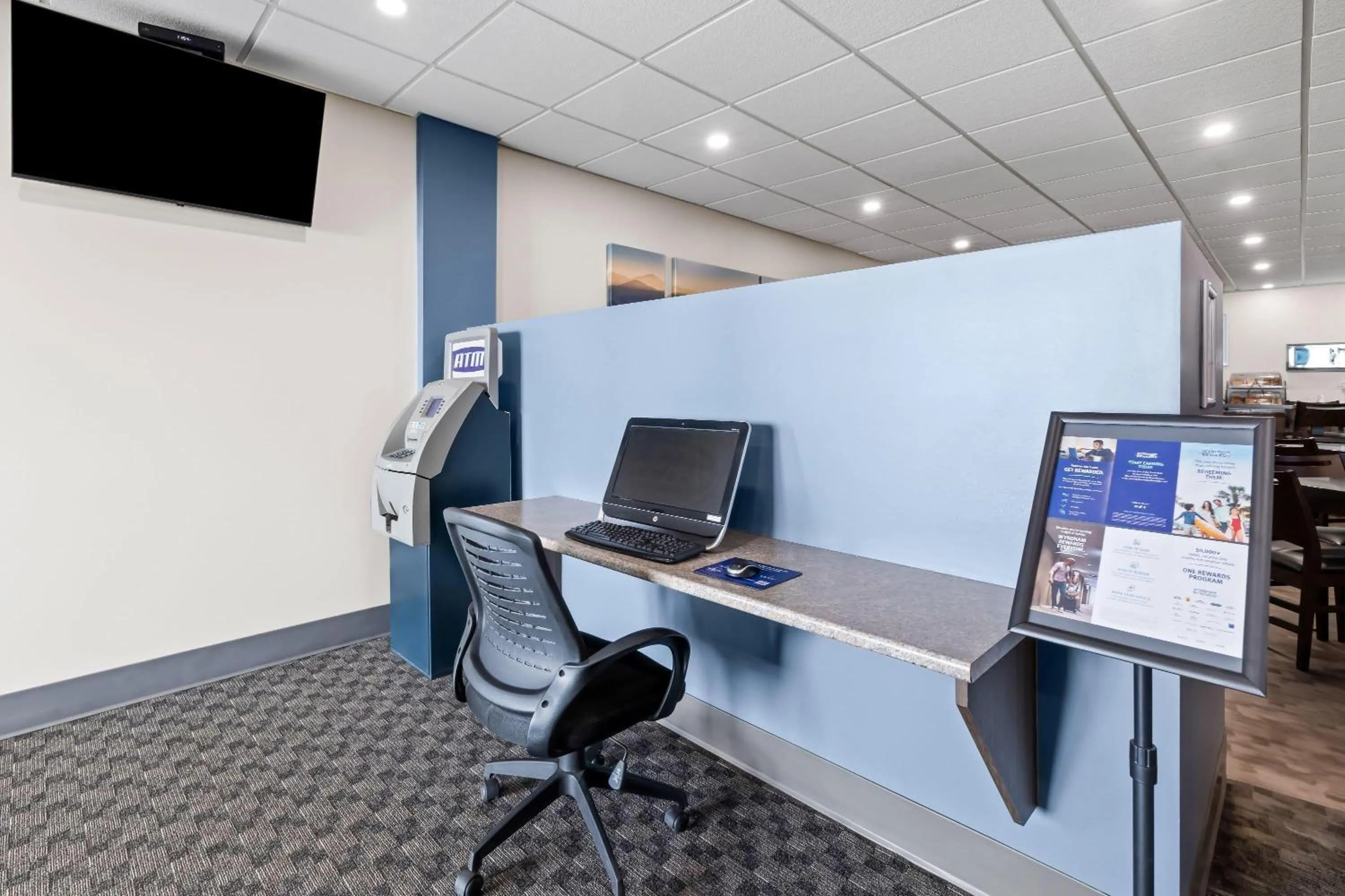 Business facilities in Howard Johnson by Wyndham Thunder Bay