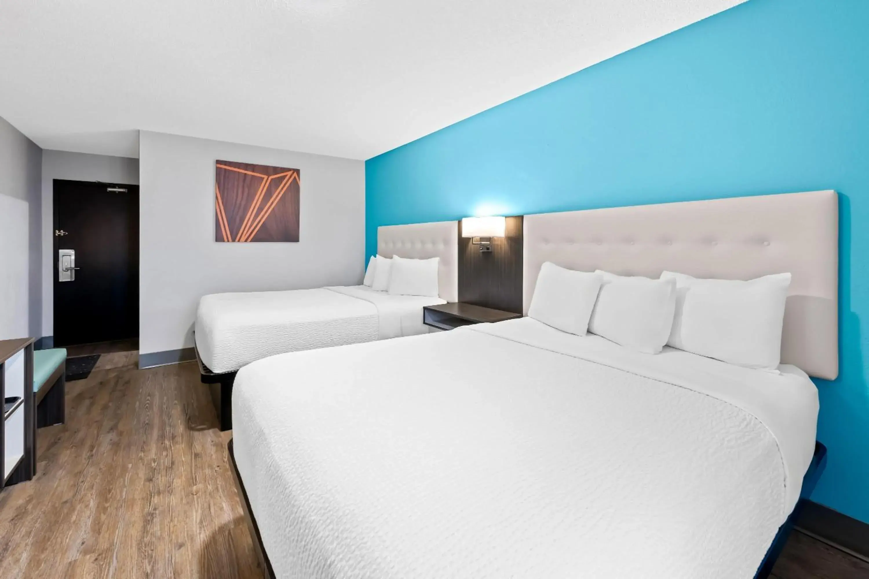 Bed in Howard Johnson by Wyndham Thunder Bay Bed in Howard Johnson by Wyndham Thunder Bay