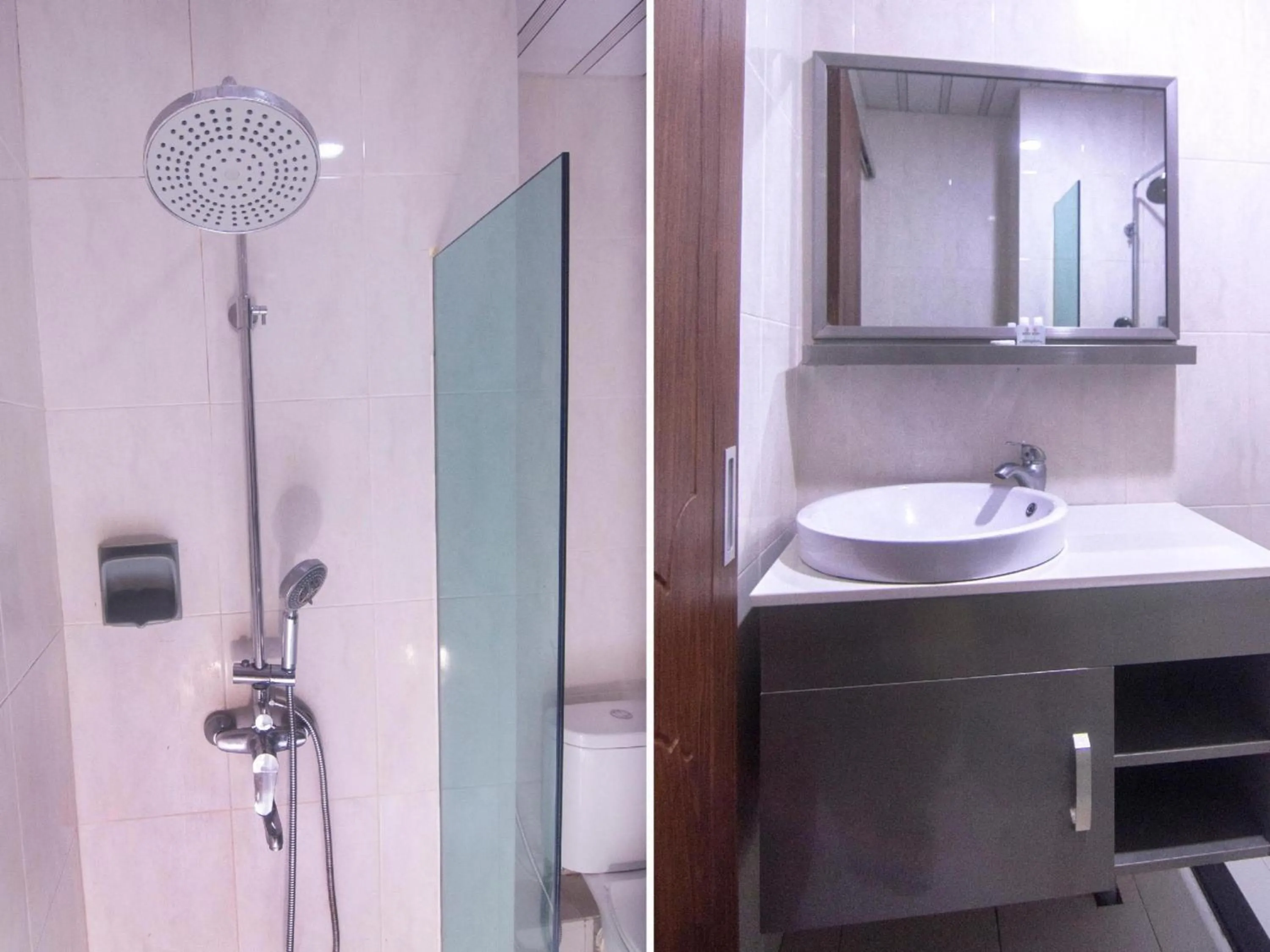 Bathroom in Hotel O Mayfair Hotel