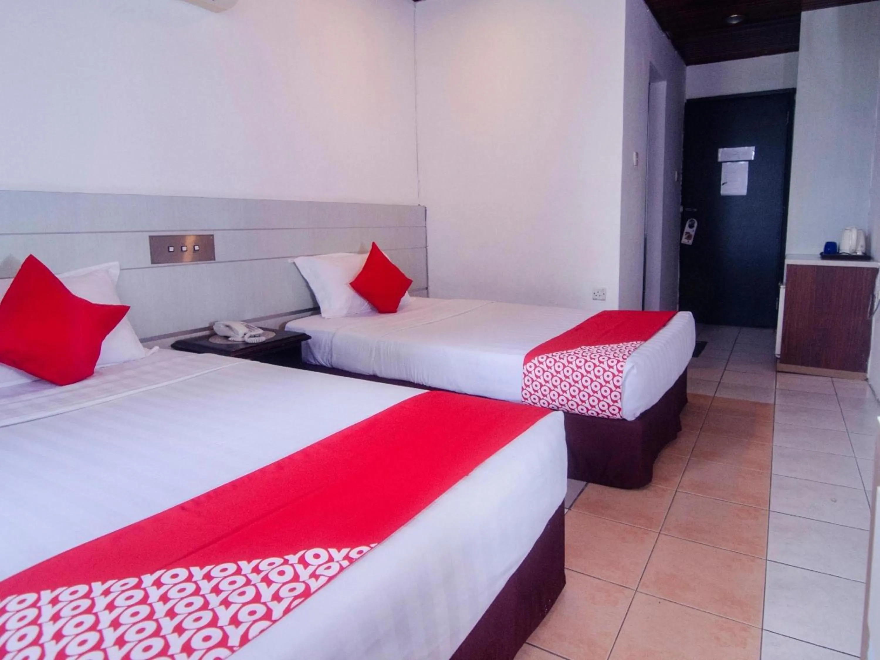 Photo of the whole room, Bed in Hotel O Mayfair Hotel