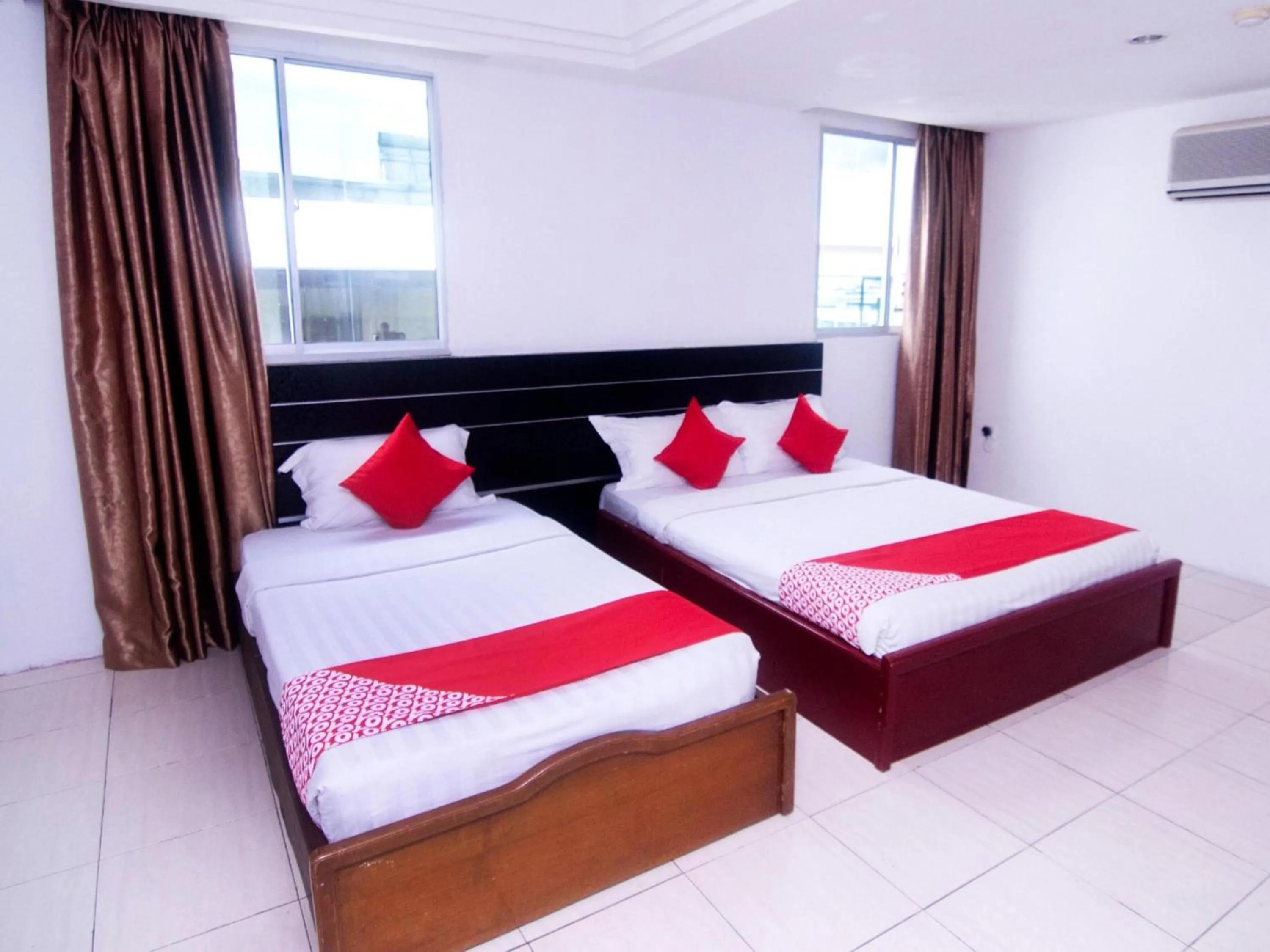 Bedroom, Bed in Hotel O Mayfair Hotel