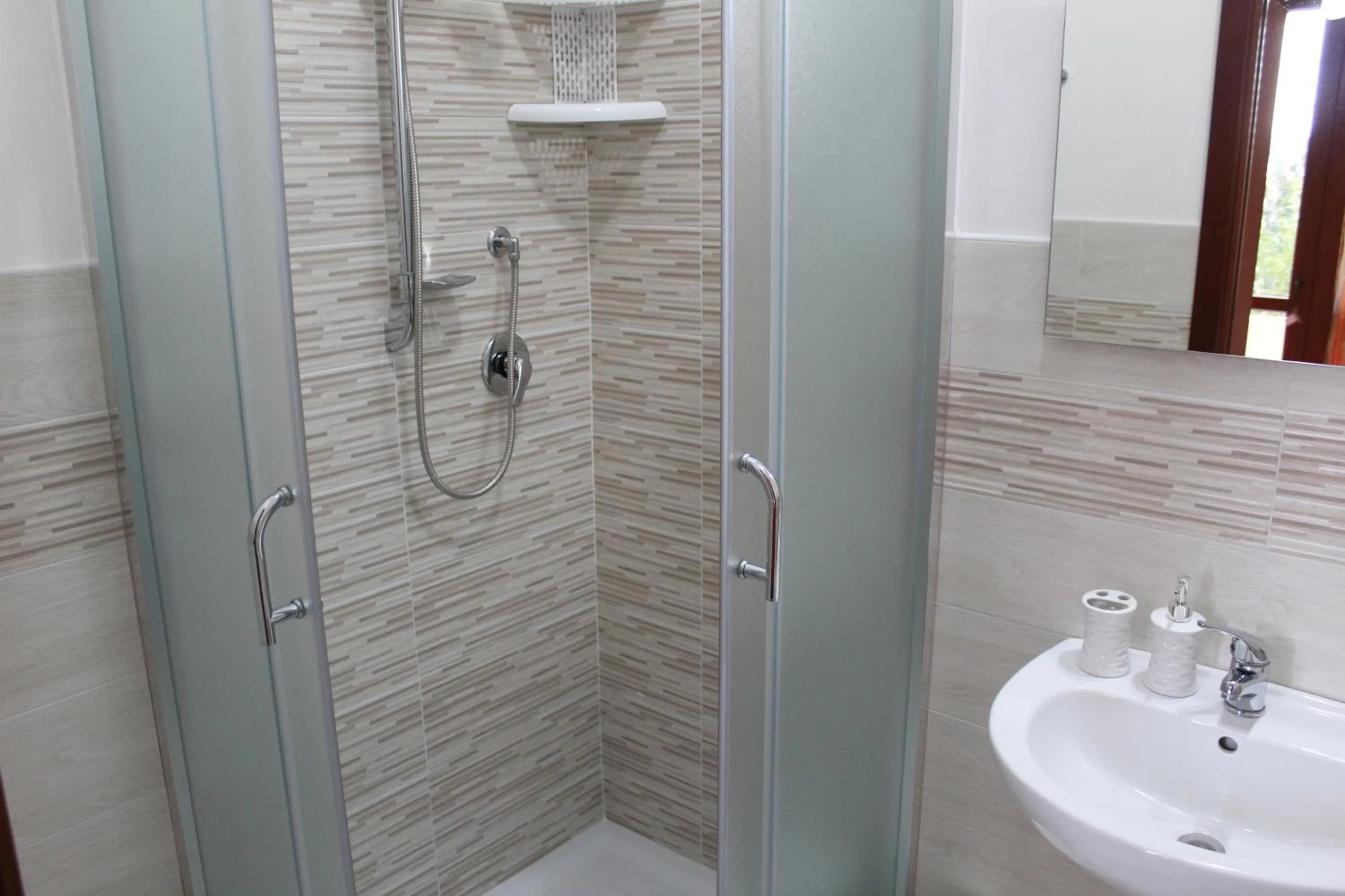 Shower in B&B Milena