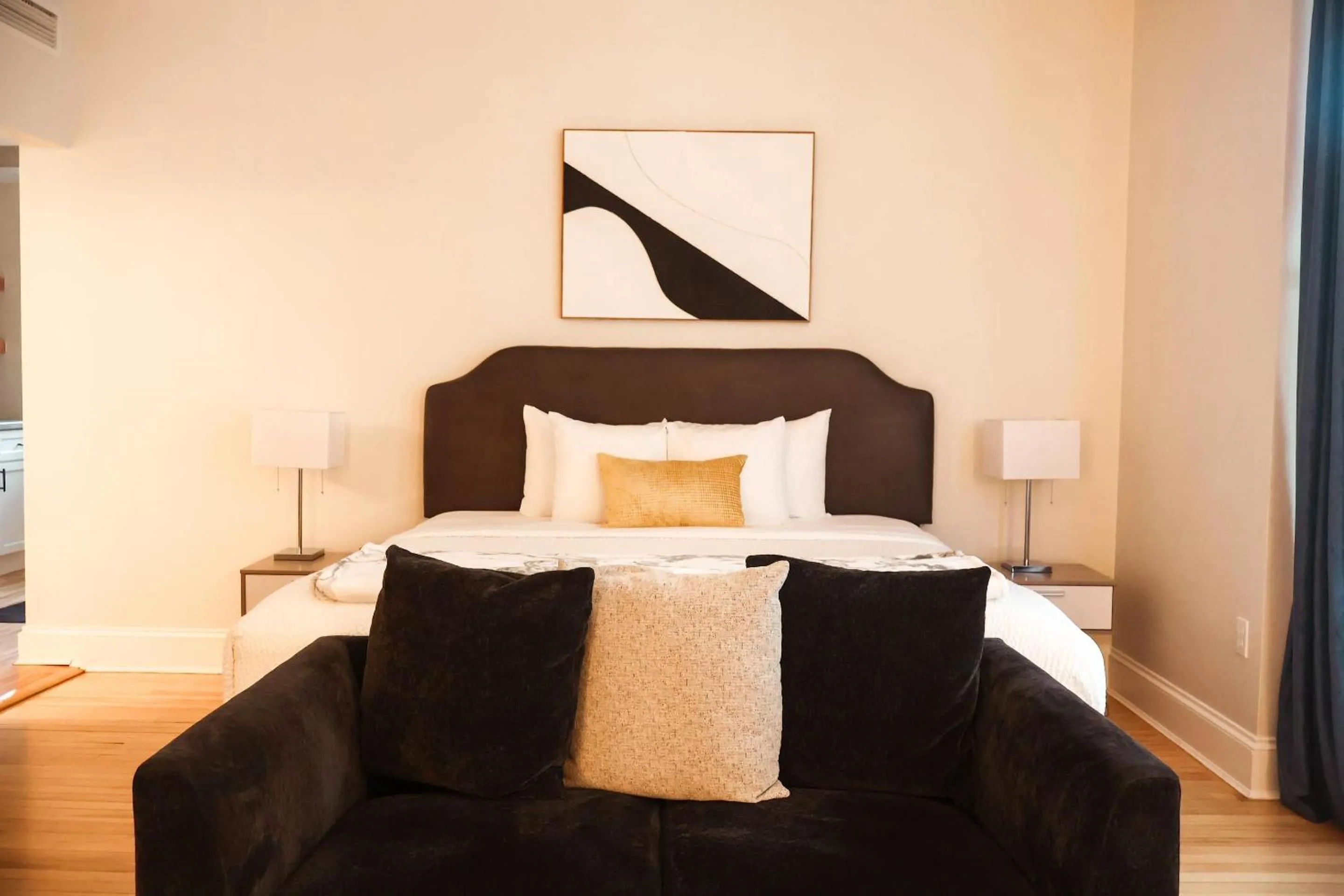 Bedroom, Bed in Quality Inn & Suites Downtown