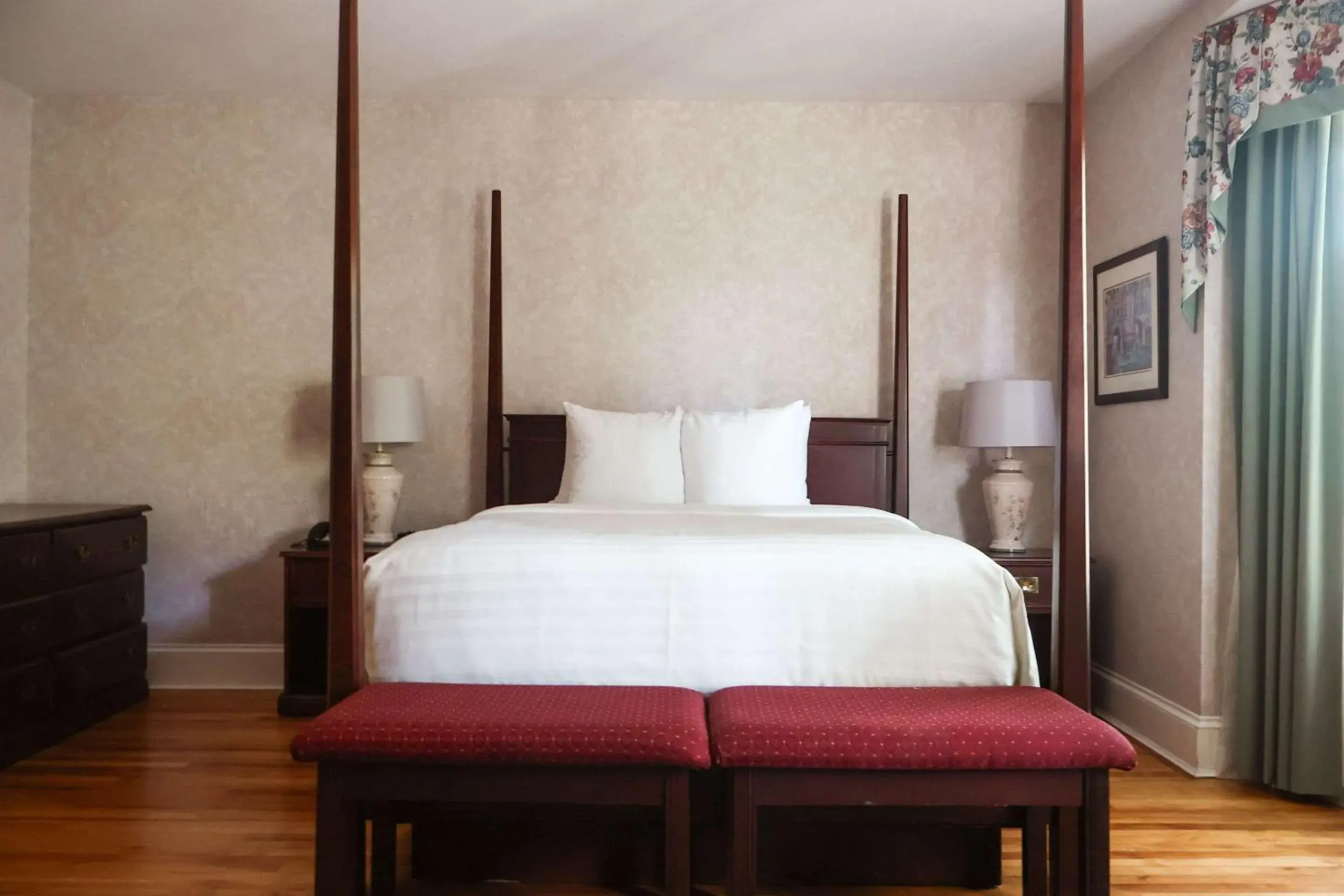 Bedroom, Bed in Quality Inn & Suites Downtown Bedroom, Bed in Quality Inn & Suites Downtown