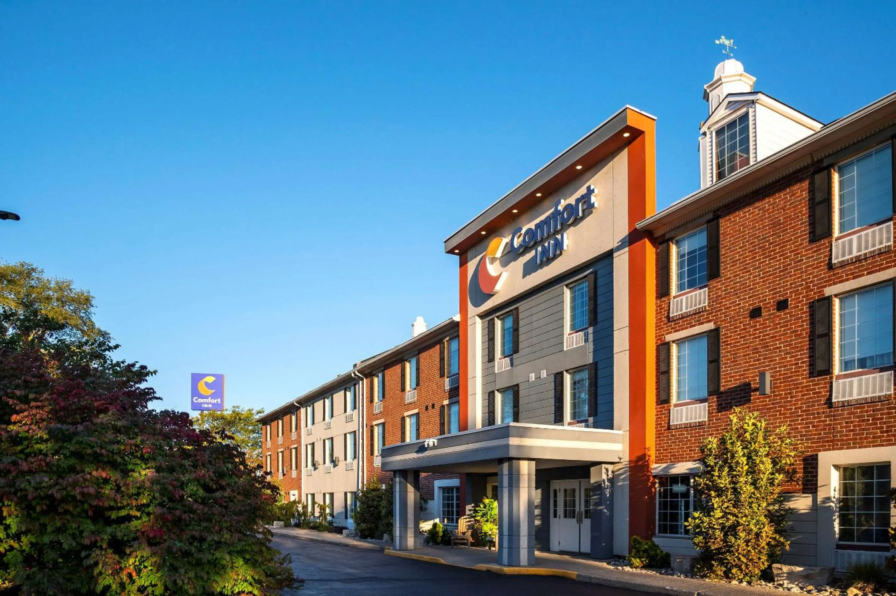 Property building in Comfort Inn