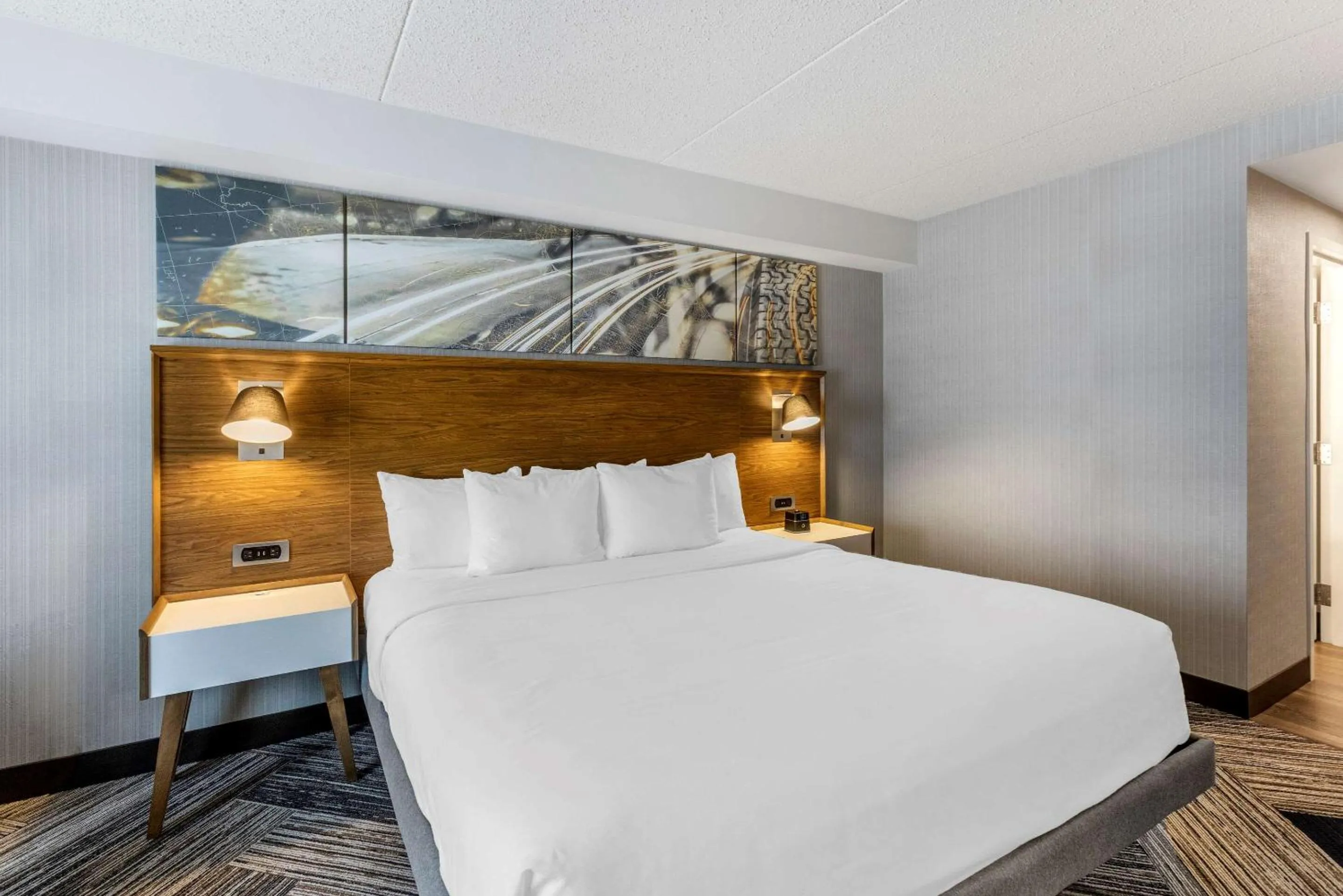 Photo of the whole room, Bed in Comfort Inn