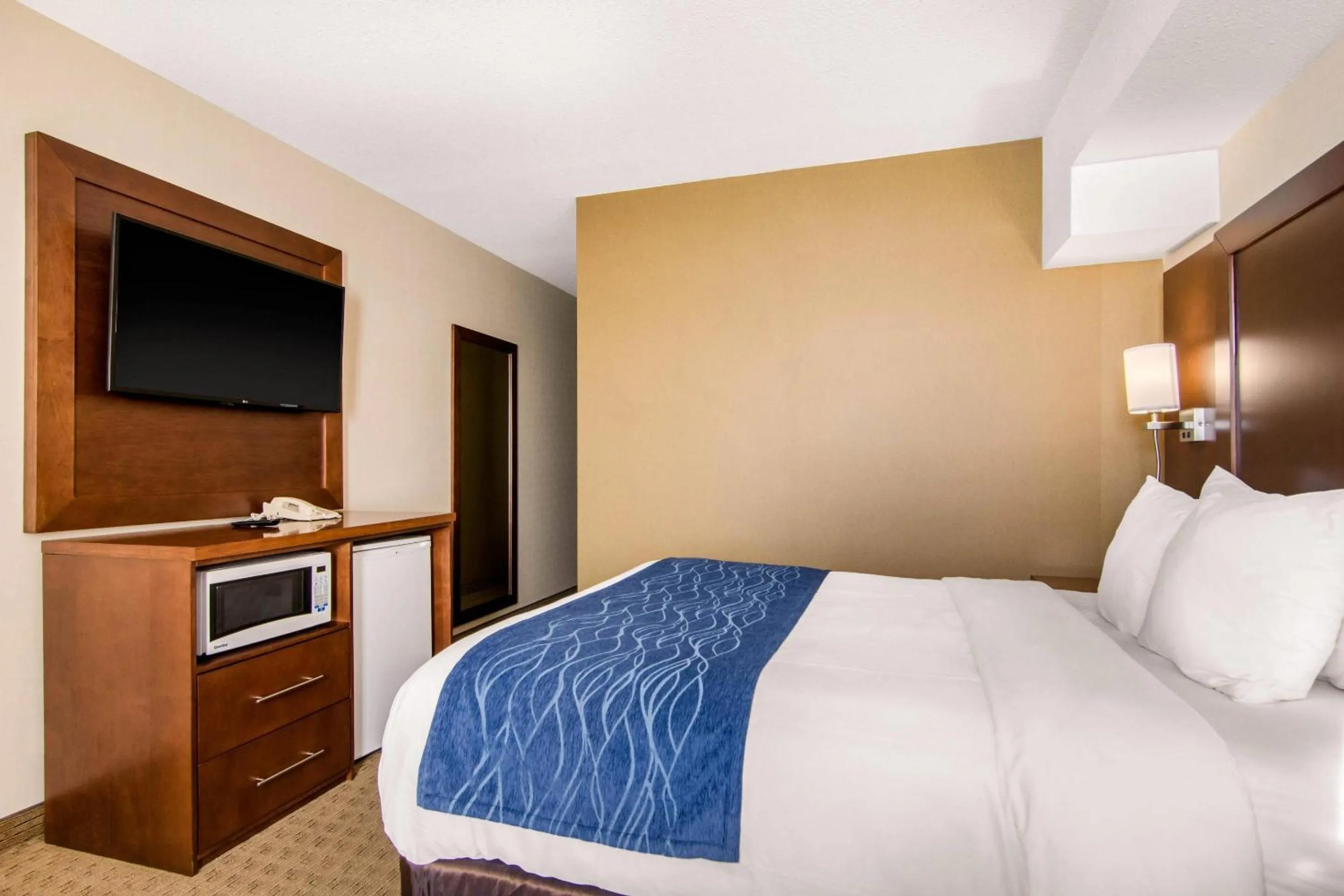 Bedroom, Bed in Comfort Inn & Suites