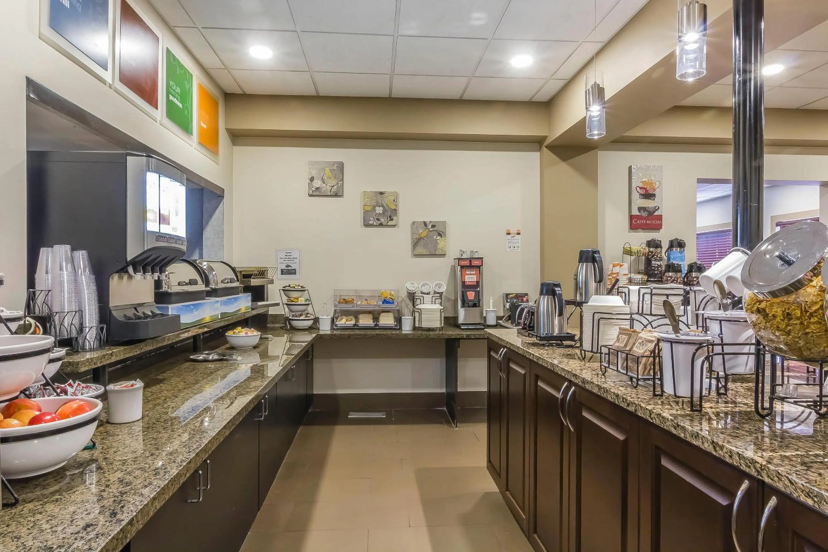 Breakfast in Comfort Inn & Suites