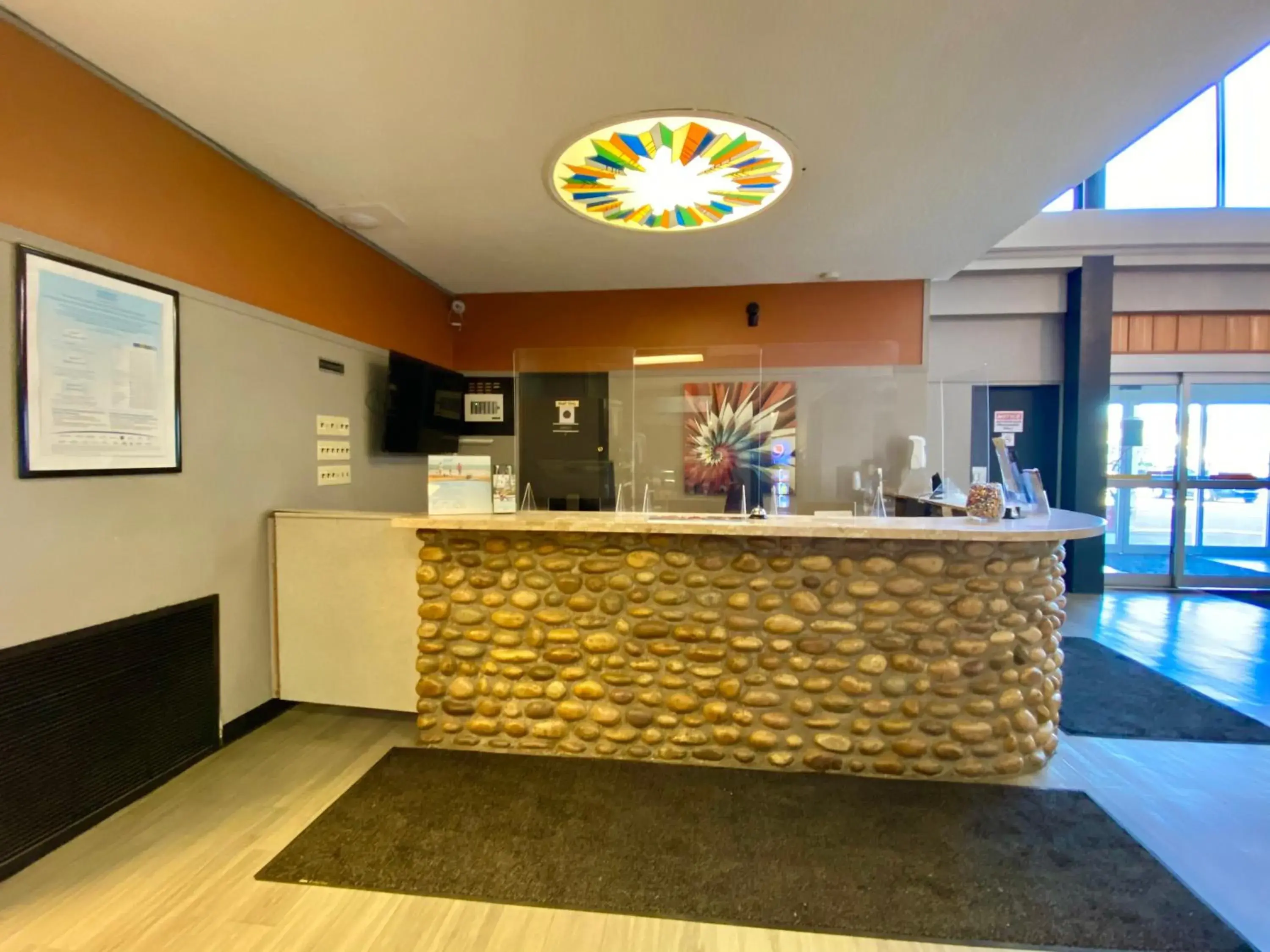Lobby or reception in Ramada by Wyndham Whitecourt Lobby or reception in Ramada by Wyndham Whitecourt