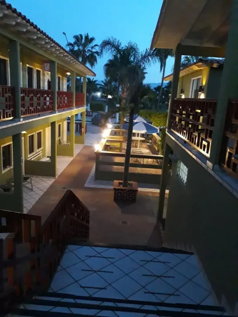 HOTEL AZTECA INN HOTEL AZTECA INN