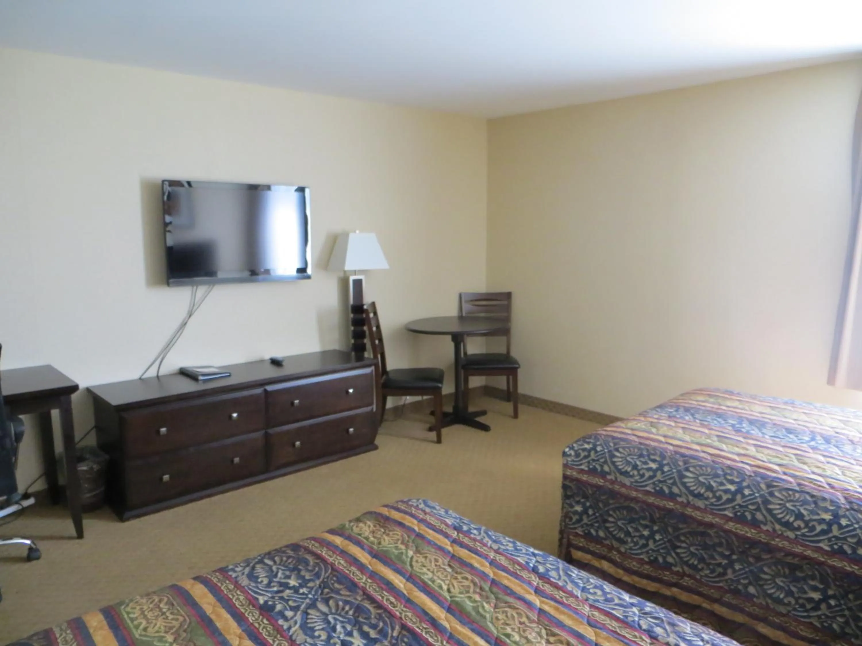 Bed, TV/Entertainment Center in New Lodge Winnipeg